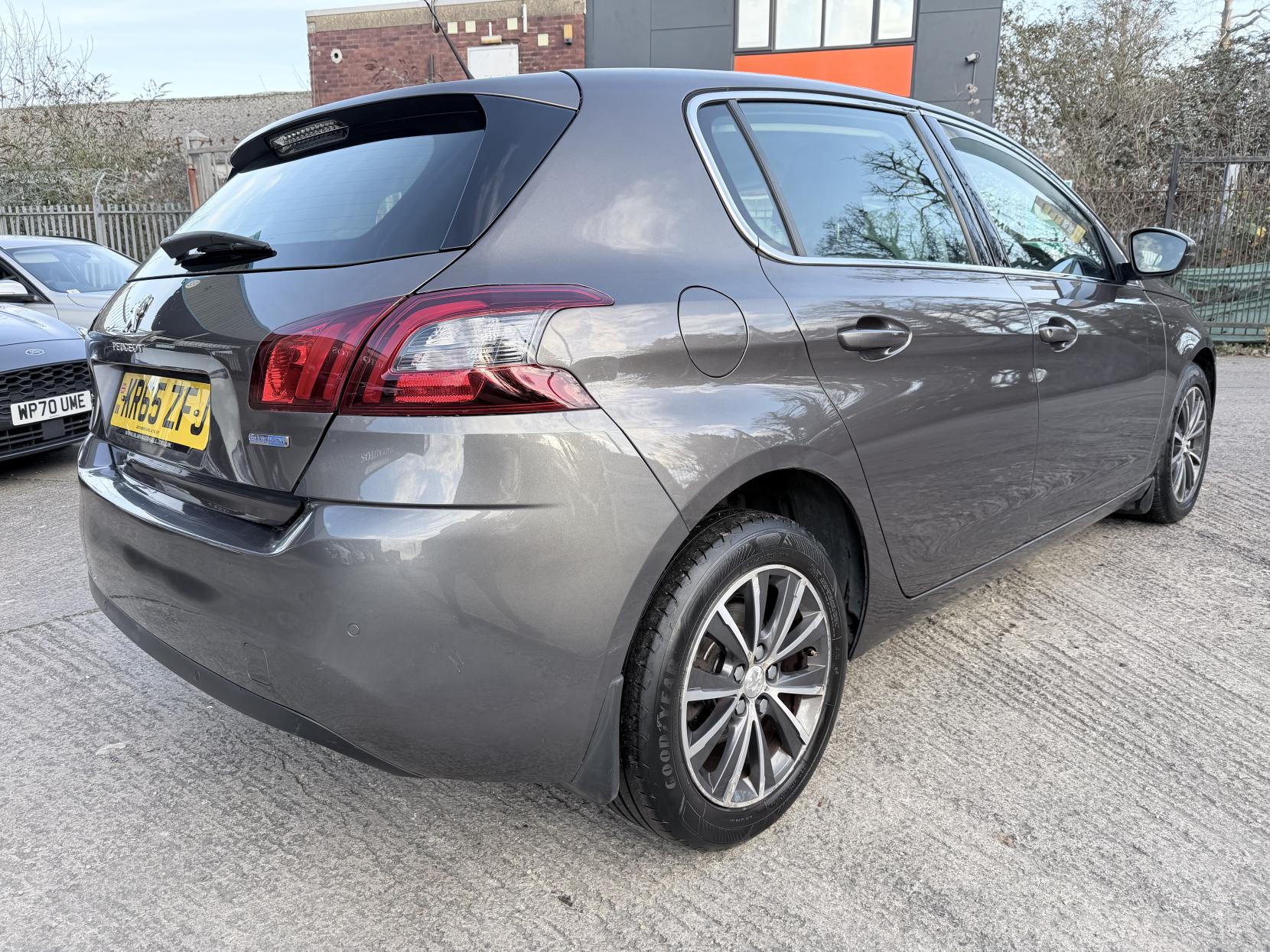 Peugeot 308 1.6 BlueHDi Allure Hatchback 5dr Diesel Manual Euro 6 (s/s) (120 ps)
