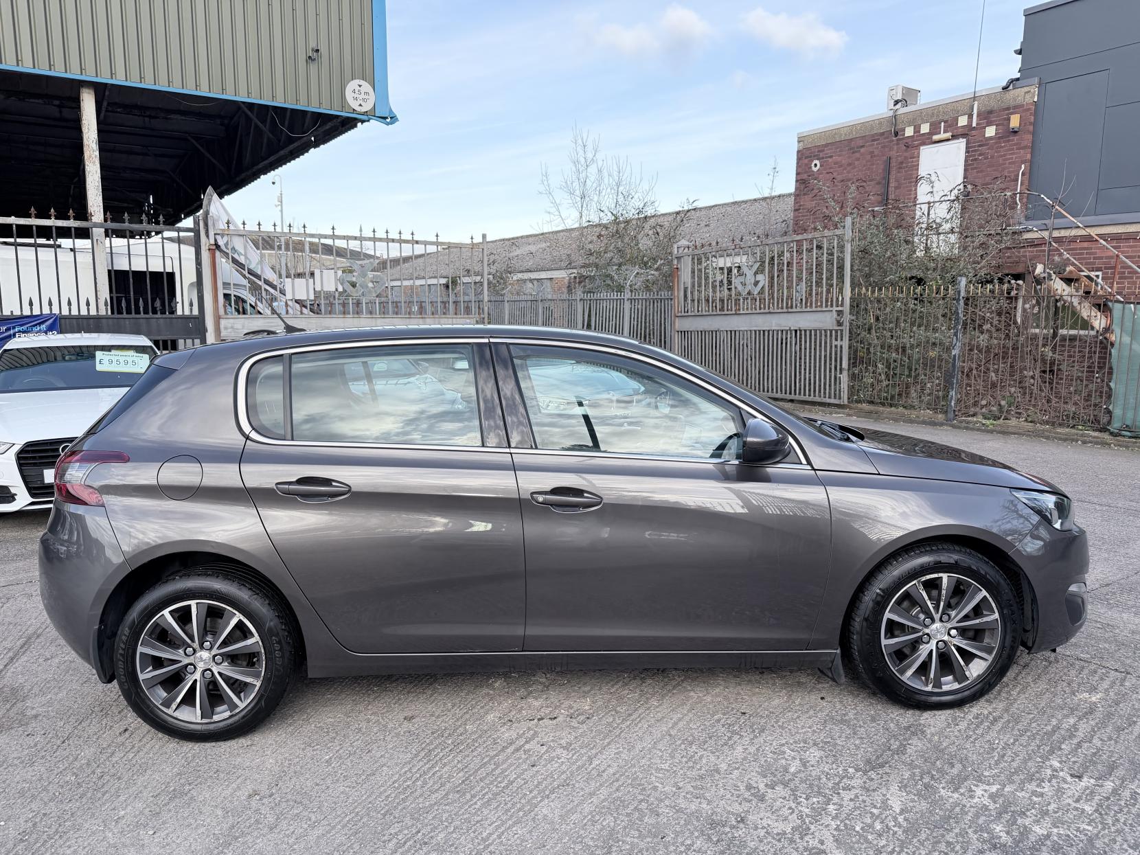 Peugeot 308 1.6 BlueHDi Allure Hatchback 5dr Diesel Manual Euro 6 (s/s) (120 ps)