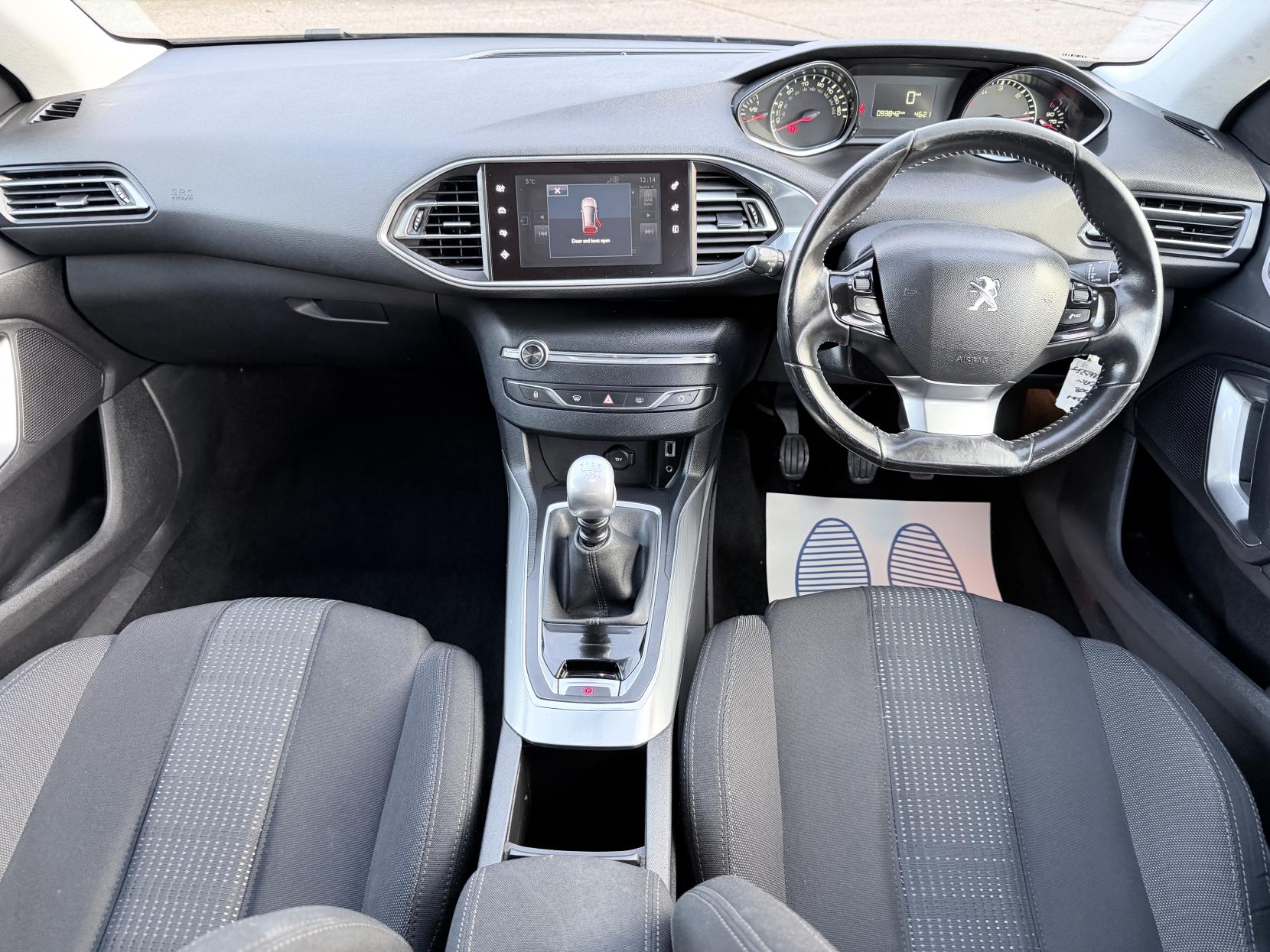 Peugeot 308 1.6 BlueHDi Allure Hatchback 5dr Diesel Manual Euro 6 (s/s) (120 ps)