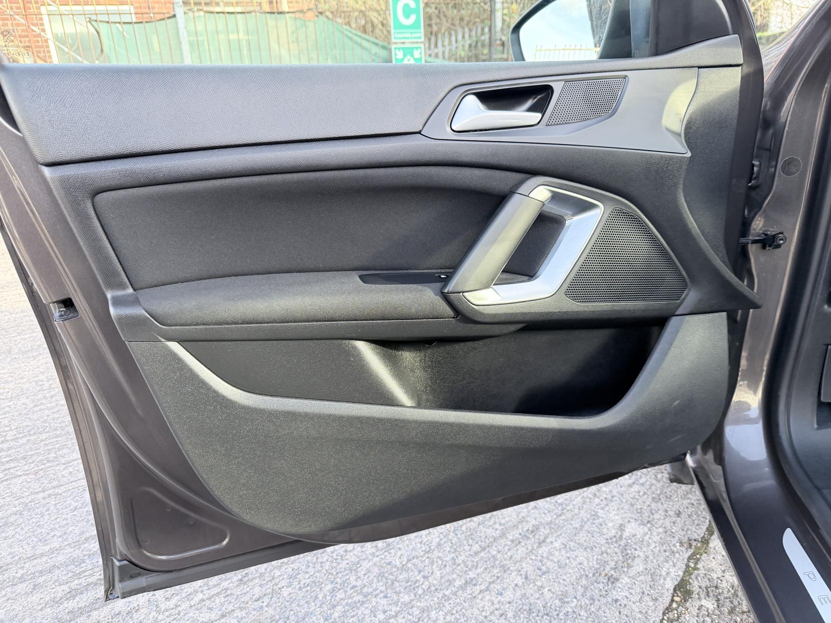 Peugeot 308 1.6 BlueHDi Allure Hatchback 5dr Diesel Manual Euro 6 (s/s) (120 ps)