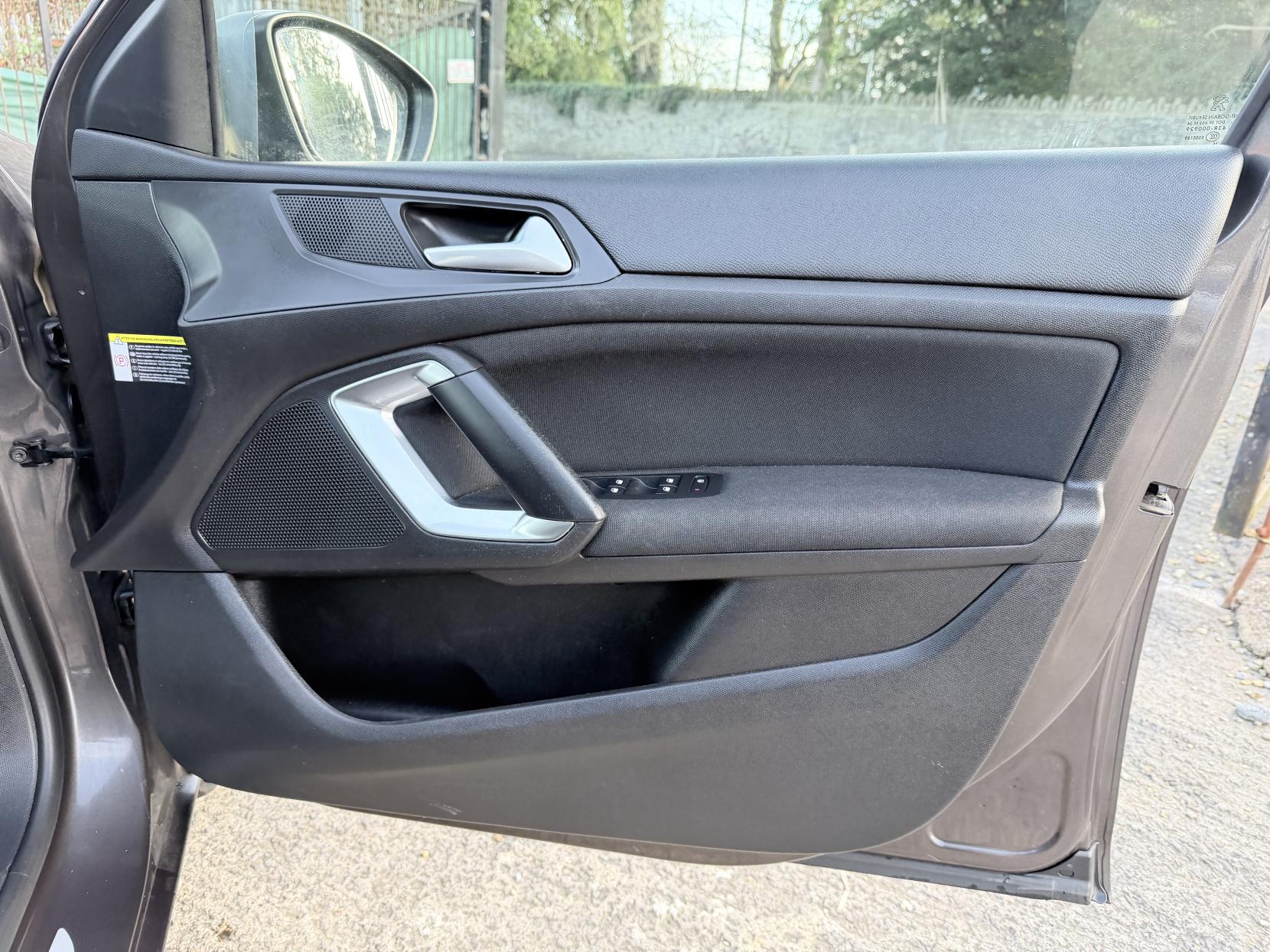 Peugeot 308 1.6 BlueHDi Allure Hatchback 5dr Diesel Manual Euro 6 (s/s) (120 ps)