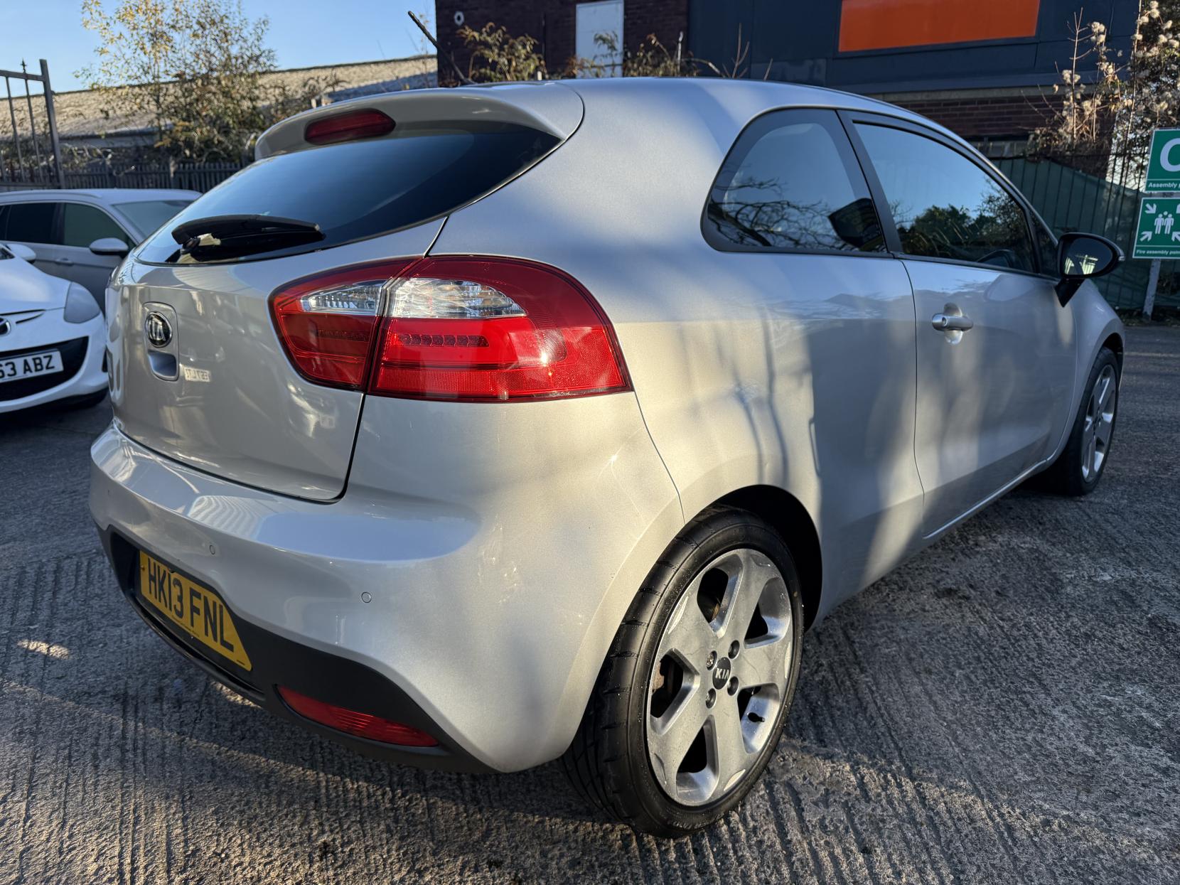 Kia Rio 1.4 CRDi EcoDynamics 3 Hatchback 3dr Diesel Manual Euro 5 (s/s) (89 bhp)