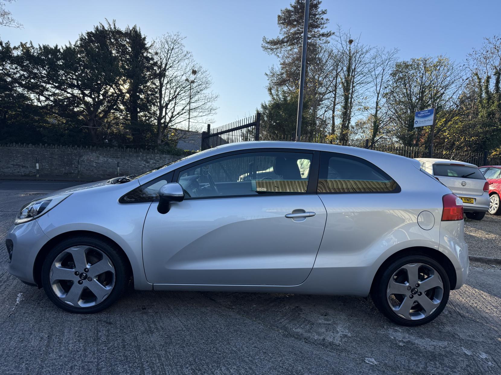 Kia Rio 1.4 CRDi EcoDynamics 3 Hatchback 3dr Diesel Manual Euro 5 (s/s) (89 bhp)