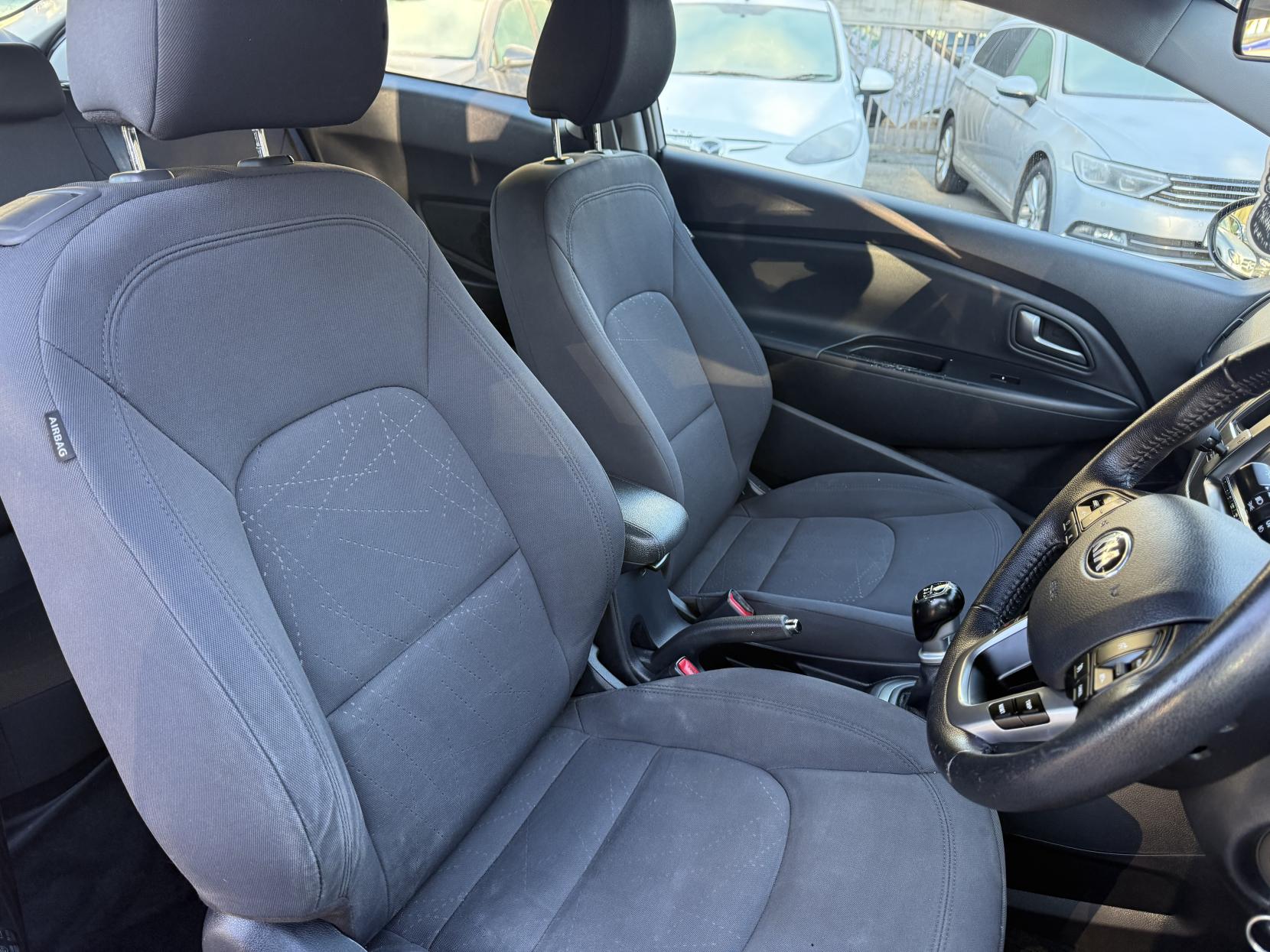 Kia Rio 1.4 CRDi EcoDynamics 3 Hatchback 3dr Diesel Manual Euro 5 (s/s) (89 bhp)