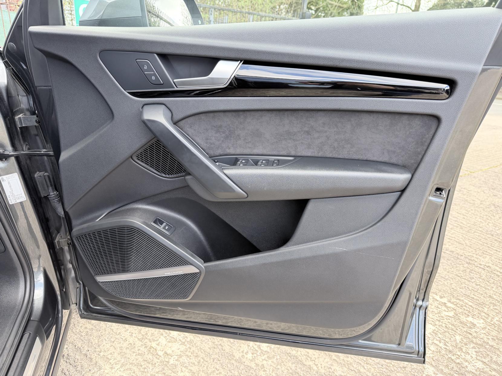 Audi Q5 2.0 TDI 40 S line SUV 5dr Diesel S Tronic quattro Euro 6 (s/s) (190 ps)