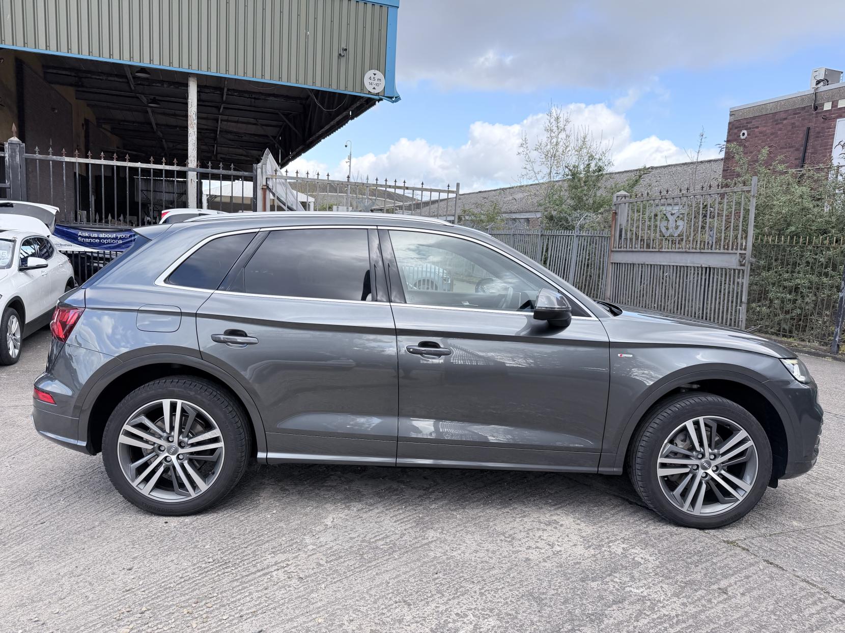 Audi Q5 2.0 TDI 40 S line SUV 5dr Diesel S Tronic quattro Euro 6 (s/s) (190 ps)