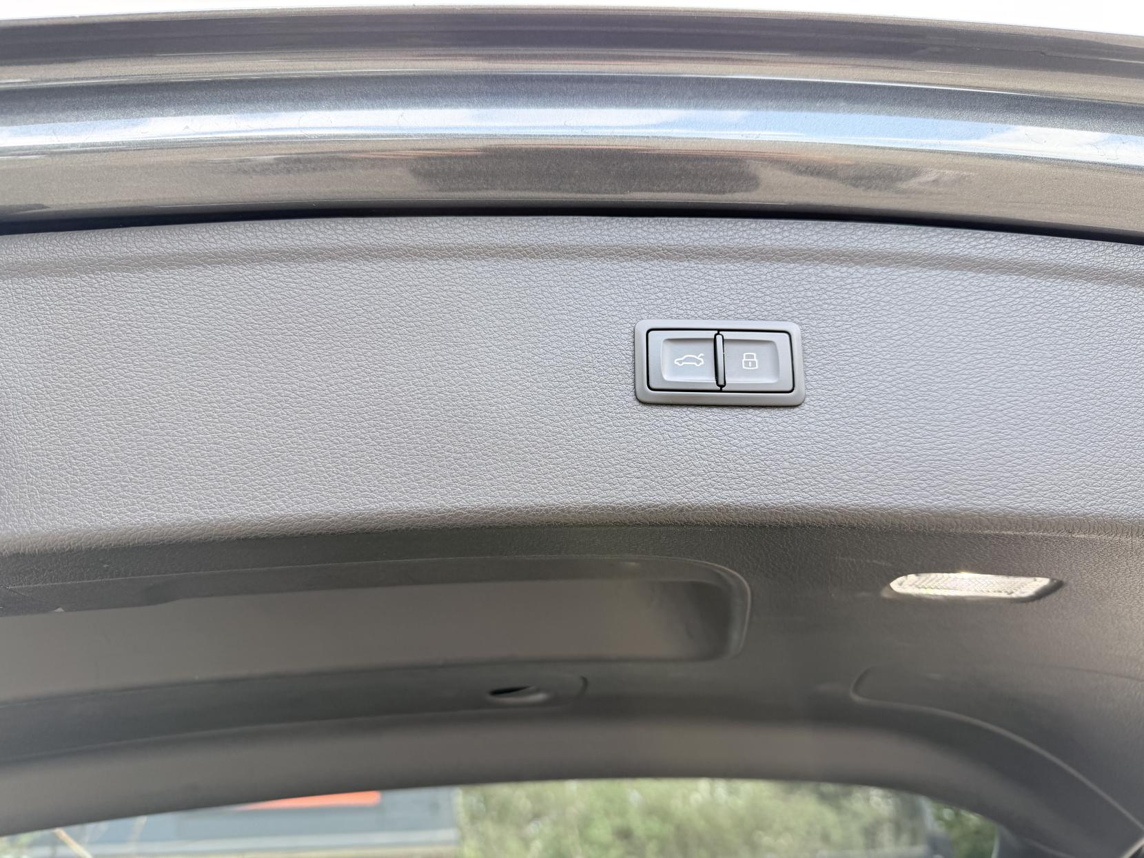 Audi Q5 2.0 TDI 40 S line SUV 5dr Diesel S Tronic quattro Euro 6 (s/s) (190 ps)