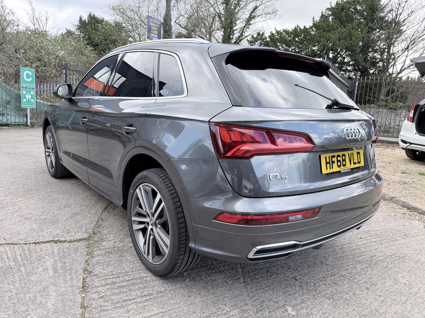 Audi Q5 2.0 TDI 40 S line SUV 5dr Diesel S Tronic quattro Euro 6 (s/s) (190 ps)