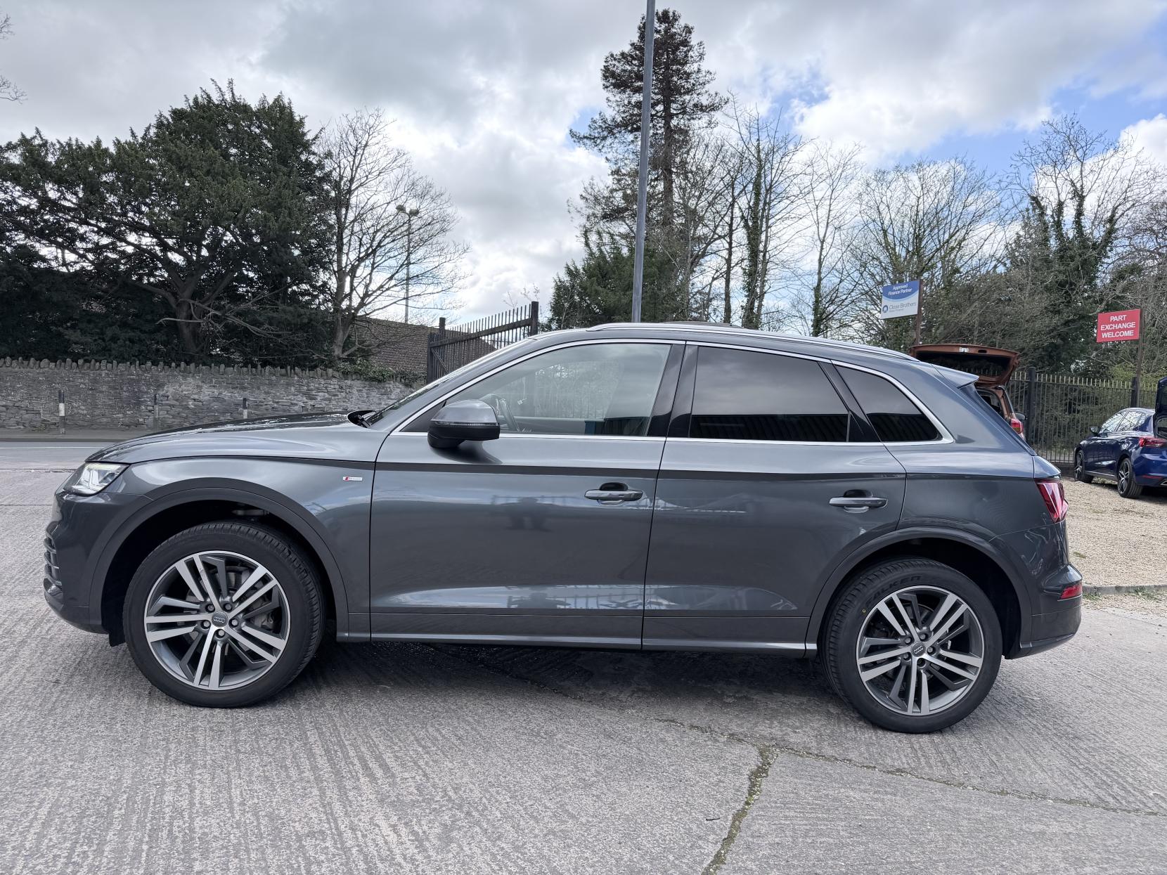 Audi Q5 2.0 TDI 40 S line SUV 5dr Diesel S Tronic quattro Euro 6 (s/s) (190 ps)
