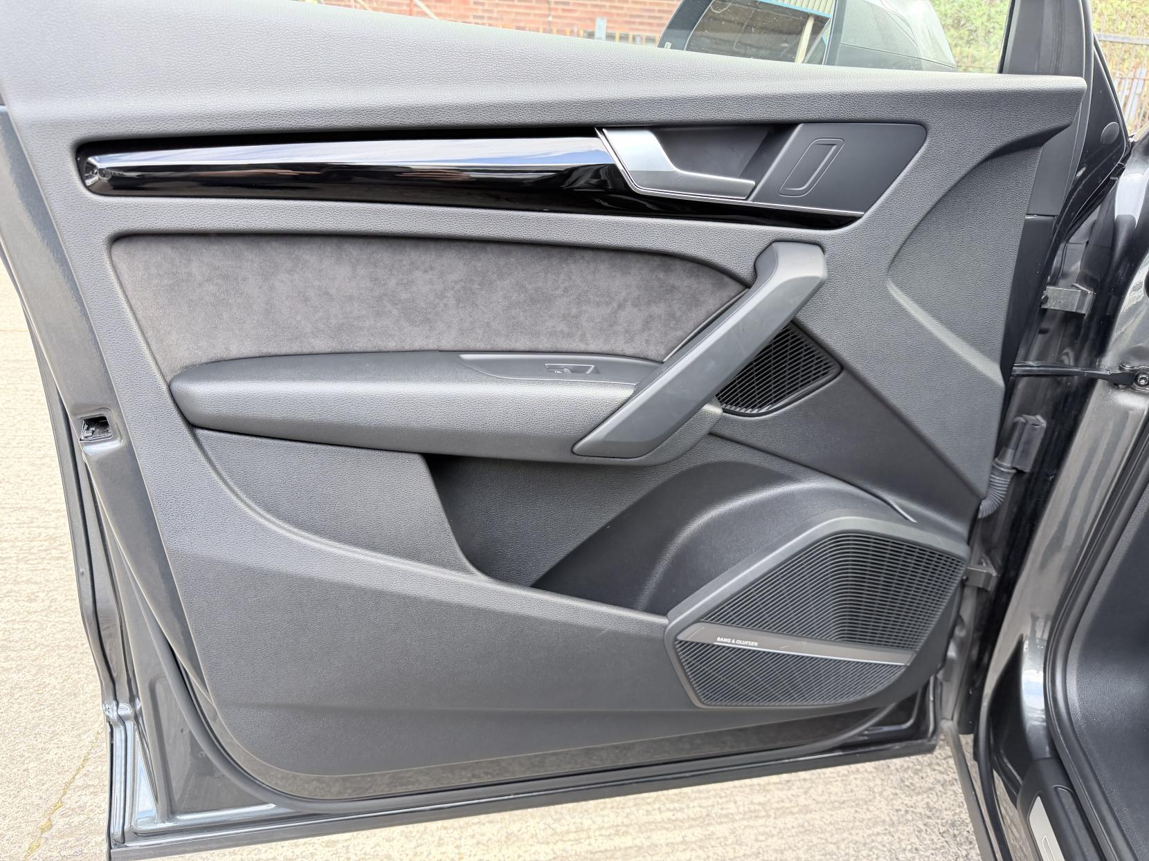 Audi Q5 2.0 TDI 40 S line SUV 5dr Diesel S Tronic quattro Euro 6 (s/s) (190 ps)