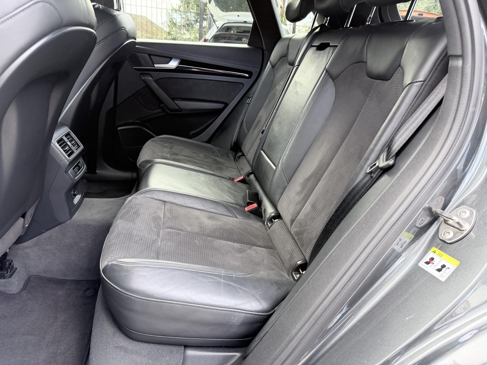 Audi Q5 2.0 TDI 40 S line SUV 5dr Diesel S Tronic quattro Euro 6 (s/s) (190 ps)