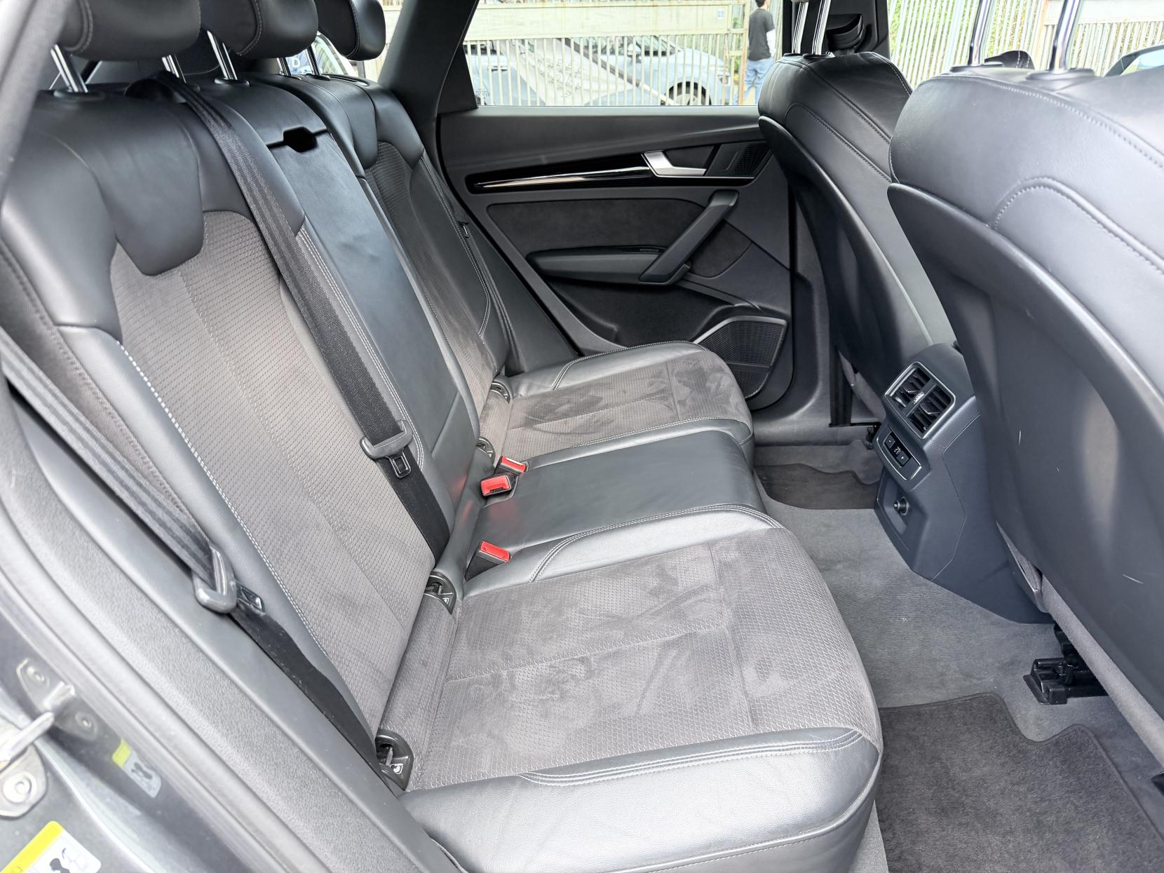 Audi Q5 2.0 TDI 40 S line SUV 5dr Diesel S Tronic quattro Euro 6 (s/s) (190 ps)