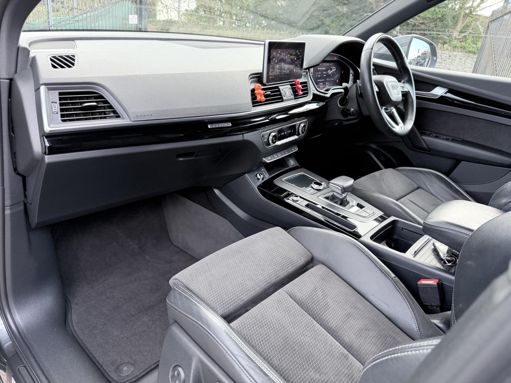 Audi Q5 2.0 TDI 40 S line SUV 5dr Diesel S Tronic quattro Euro 6 (s/s) (190 ps)