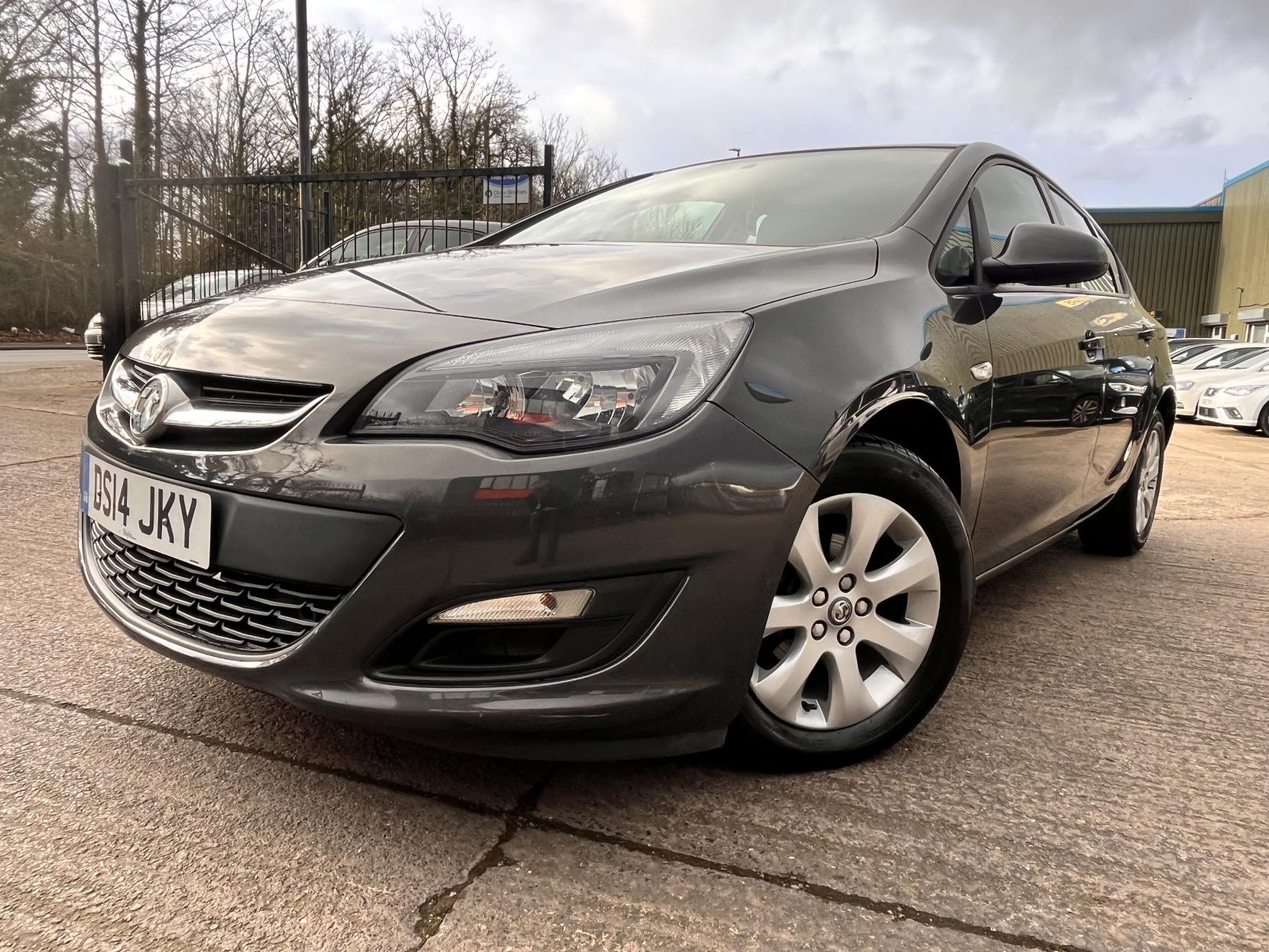 Vauxhall Astra 1.4 16v Design Hatchback 5dr Petrol Manual Euro 5 (100 ps)