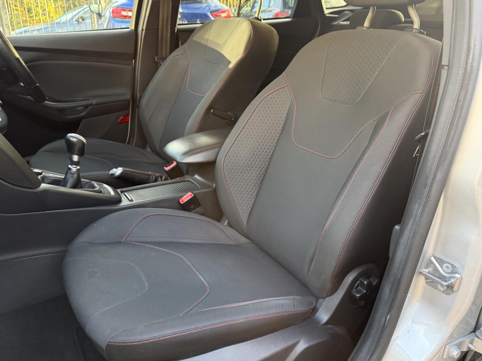 Ford Focus 1.0T EcoBoost ST-Line X Hatchback 5dr Petrol Manual Euro 6 (s/s) (140 ps)