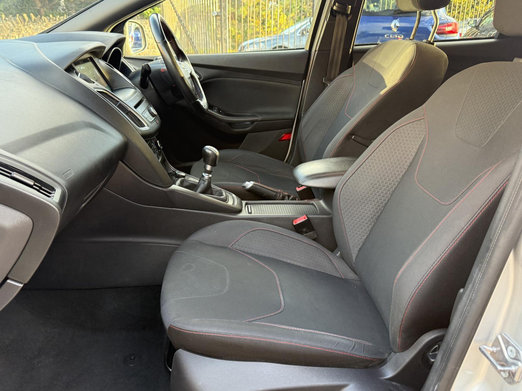 Ford Focus 1.0T EcoBoost ST-Line X Hatchback 5dr Petrol Manual Euro 6 (s/s) (140 ps)