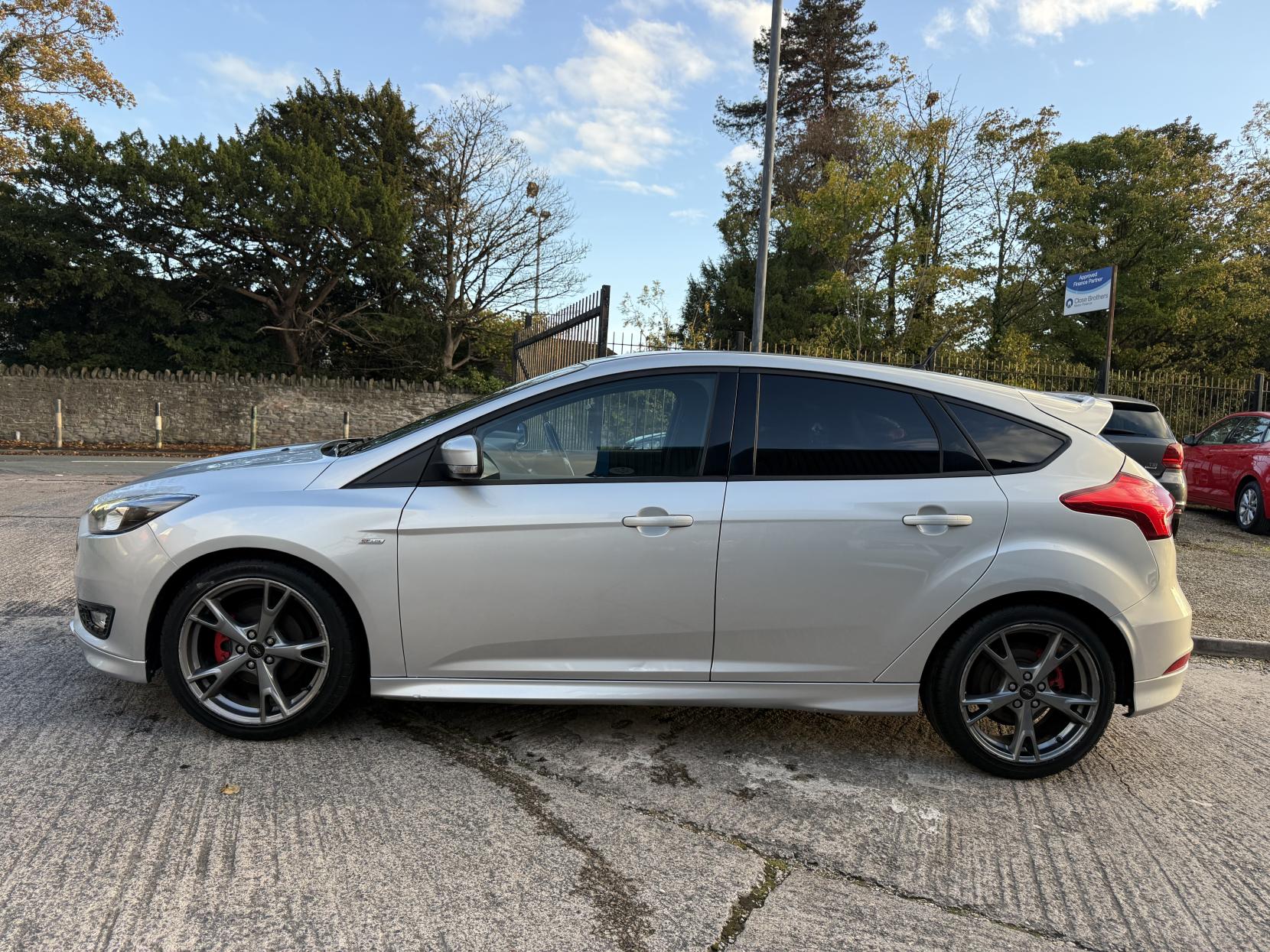 Ford Focus 1.0T EcoBoost ST-Line X Hatchback 5dr Petrol Manual Euro 6 (s/s) (140 ps)