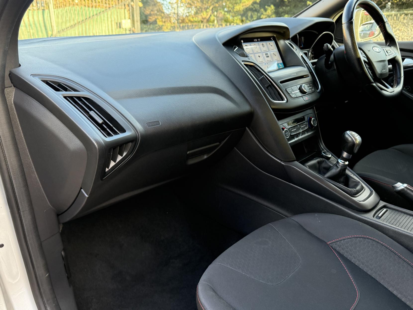 Ford Focus 1.0T EcoBoost ST-Line X Hatchback 5dr Petrol Manual Euro 6 (s/s) (140 ps)