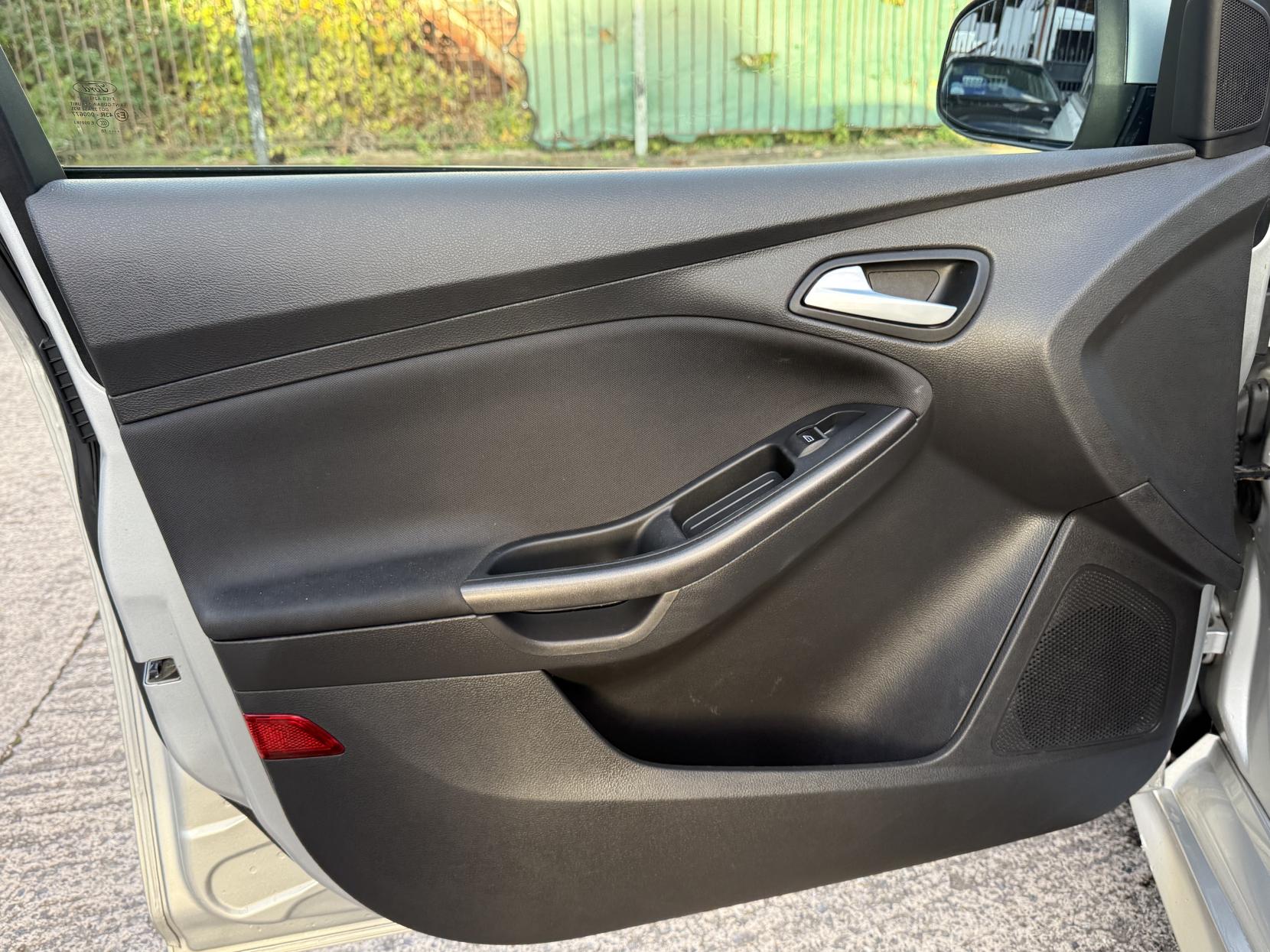Ford Focus 1.0T EcoBoost ST-Line X Hatchback 5dr Petrol Manual Euro 6 (s/s) (140 ps)