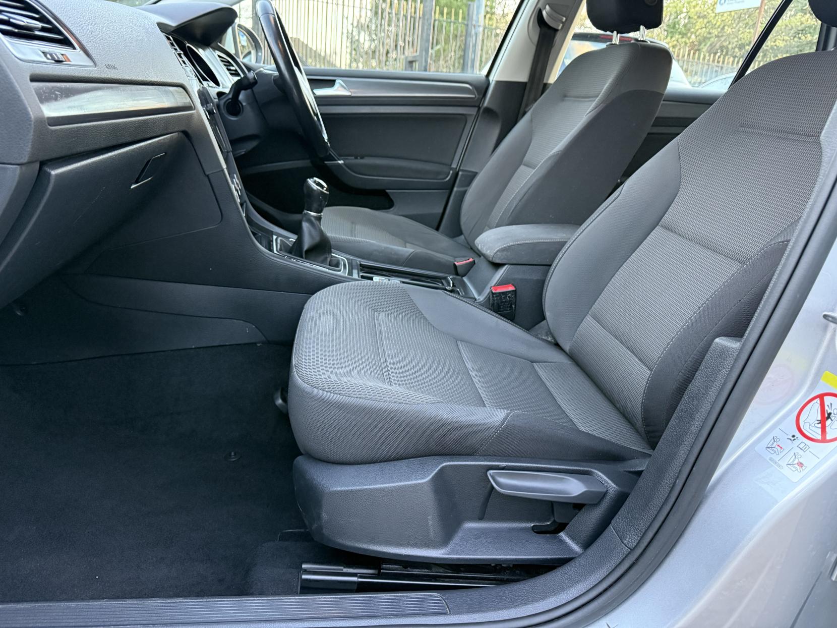 Volkswagen Golf 1.5 TSI EVO SE Nav Hatchback 5dr Petrol Manual Euro 6 (s/s) (150 ps)