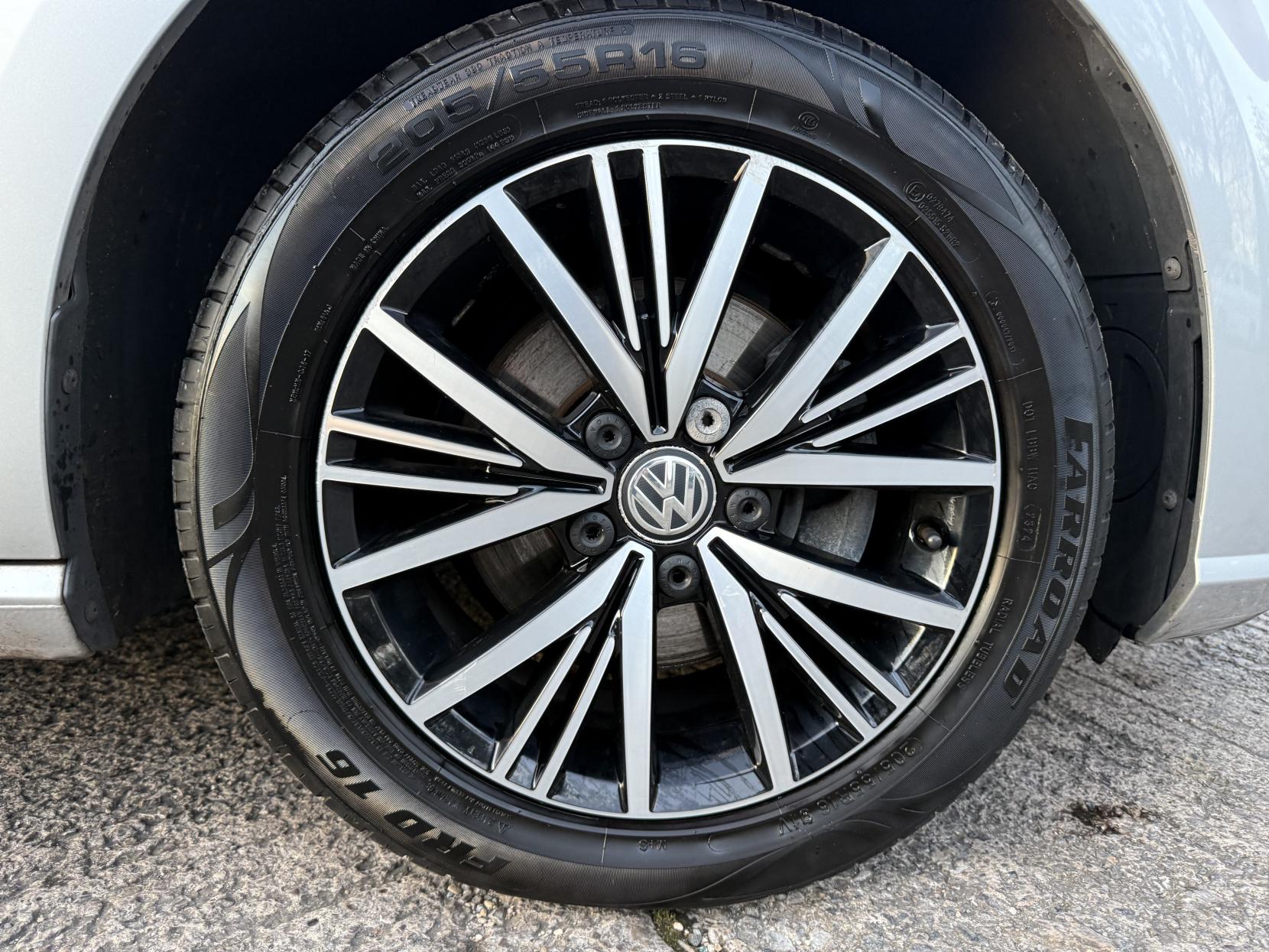 Volkswagen Golf 1.5 TSI EVO SE Nav Hatchback 5dr Petrol Manual Euro 6 (s/s) (150 ps)