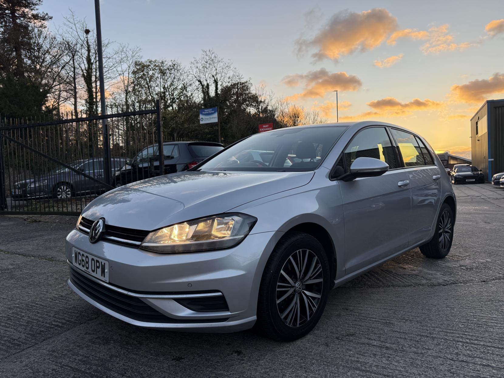 Volkswagen Golf 1.5 TSI EVO SE Nav Hatchback 5dr Petrol Manual Euro 6 (s/s) (150 ps)