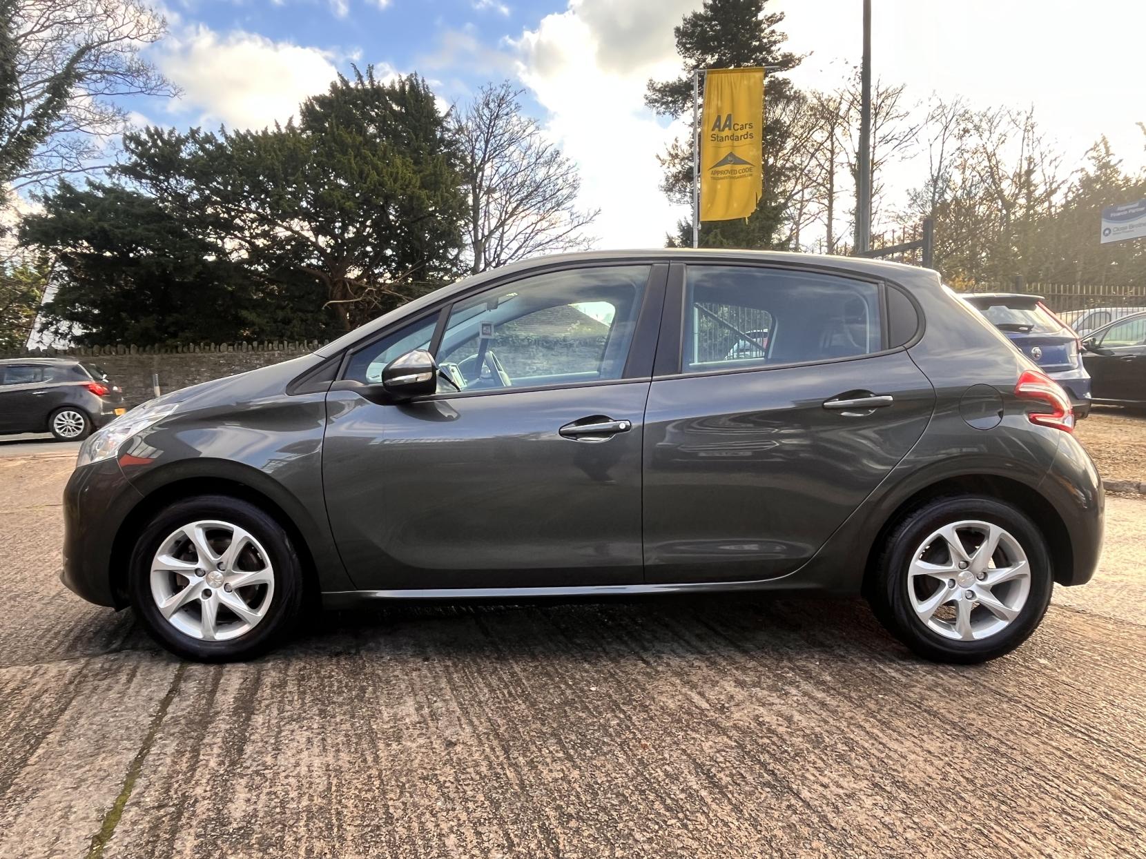 Peugeot 208 1.2 VTi Active Hatchback 5dr Petrol Manual Euro 5 (82 ps)