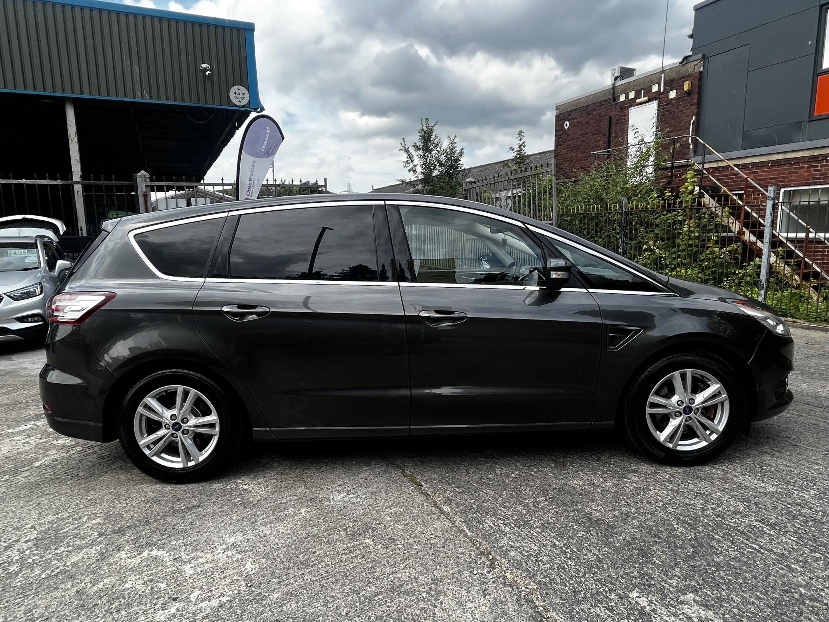 Ford S-Max 2.0 TDCi Titanium MPV 5dr Diesel Powershift Euro 6 (s/s) (150 ps)