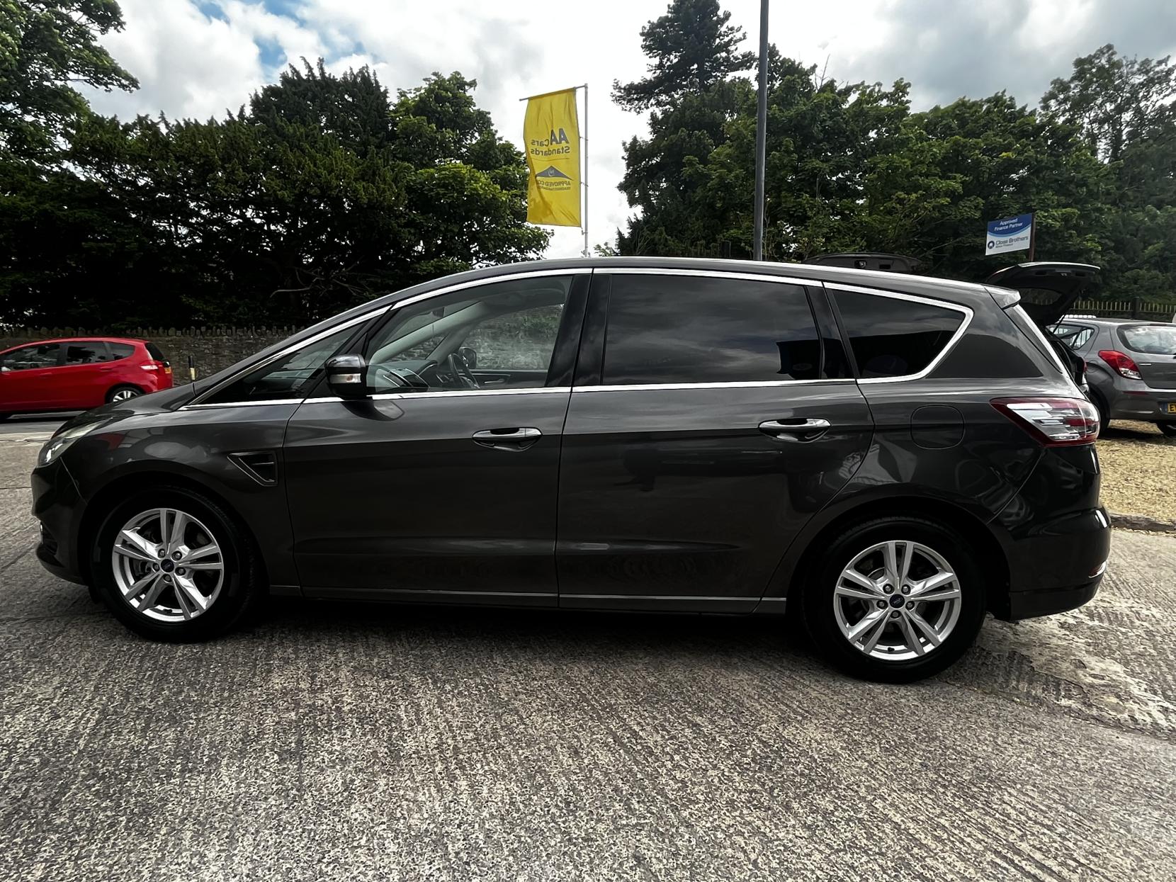 Ford S-Max 2.0 TDCi Titanium MPV 5dr Diesel Powershift Euro 6 (s/s) (150 ps)