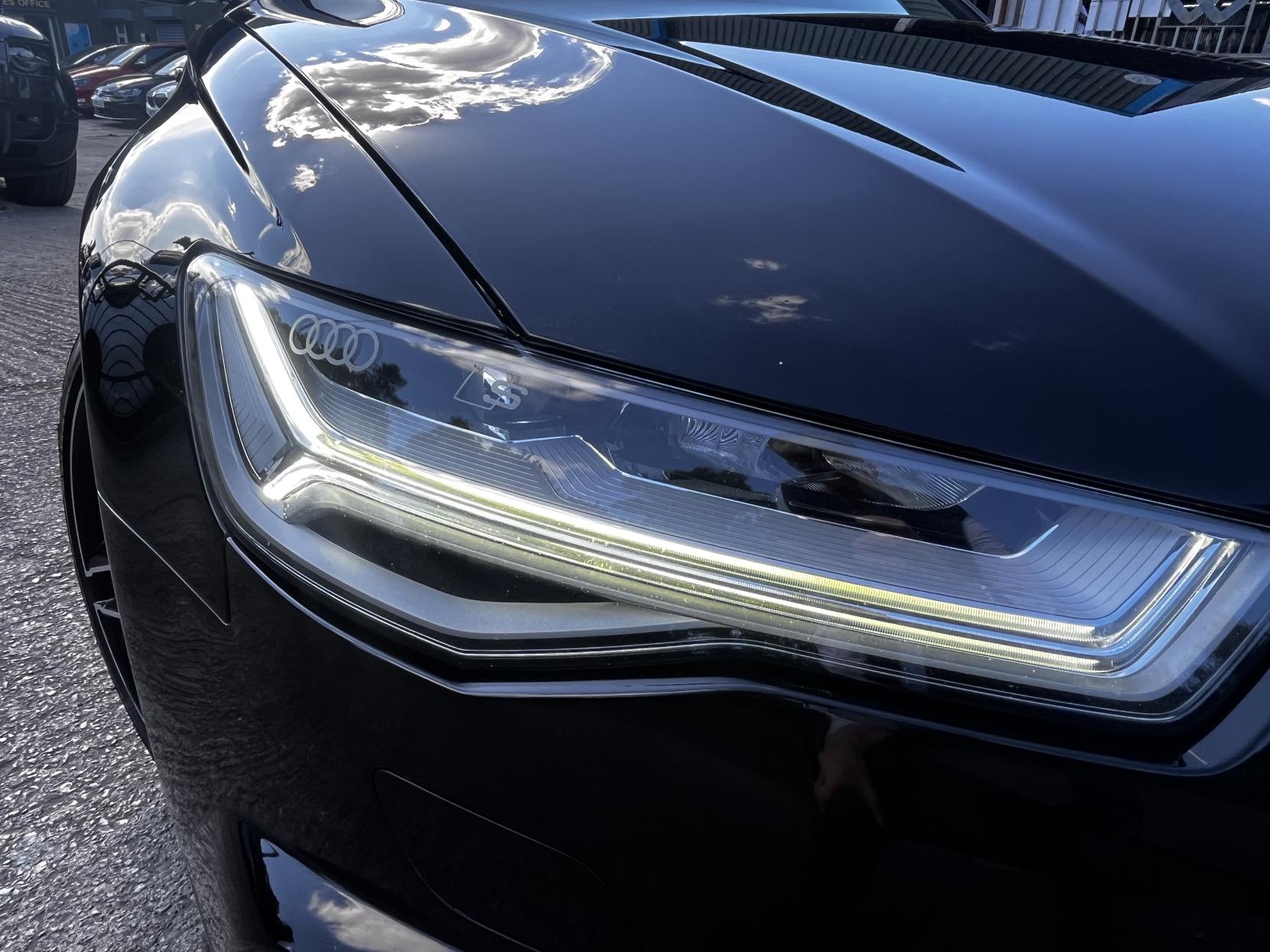 Audi A6 Saloon 2.0 TDI ultra Black Edition Saloon 4dr Diesel S Tronic Euro 6 (s/s) (190 ps)