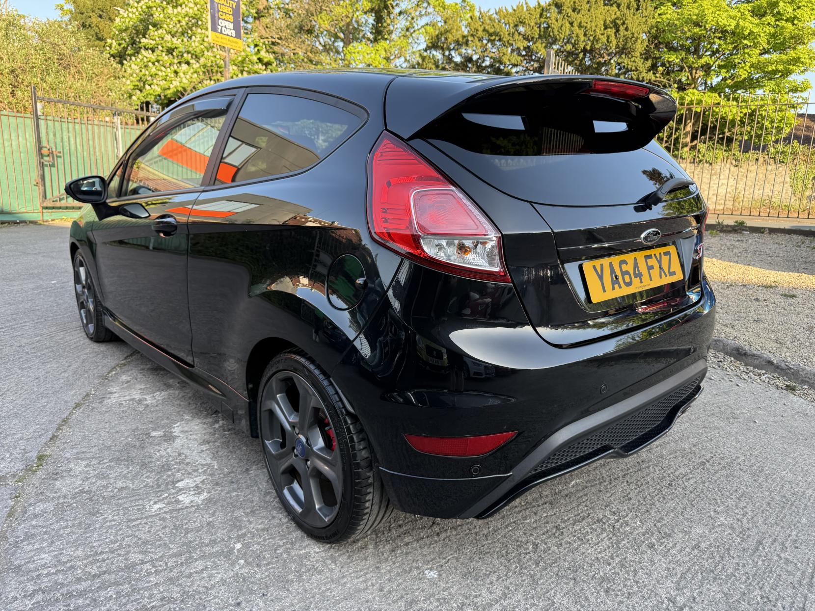 Ford Fiesta 1.6T EcoBoost ST-3 Hatchback 3dr Petrol Manual Euro 5 (s/s) (182 ps)