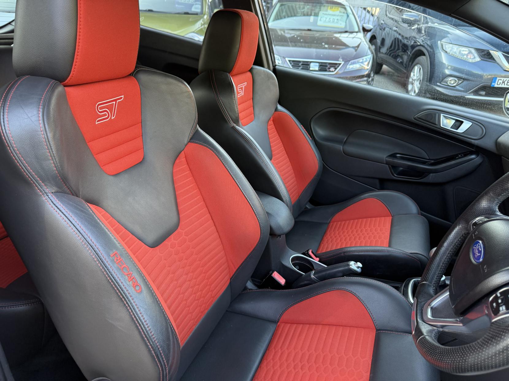Ford Fiesta 1.6T EcoBoost ST-3 Hatchback 3dr Petrol Manual Euro 5 (s/s) (182 ps)