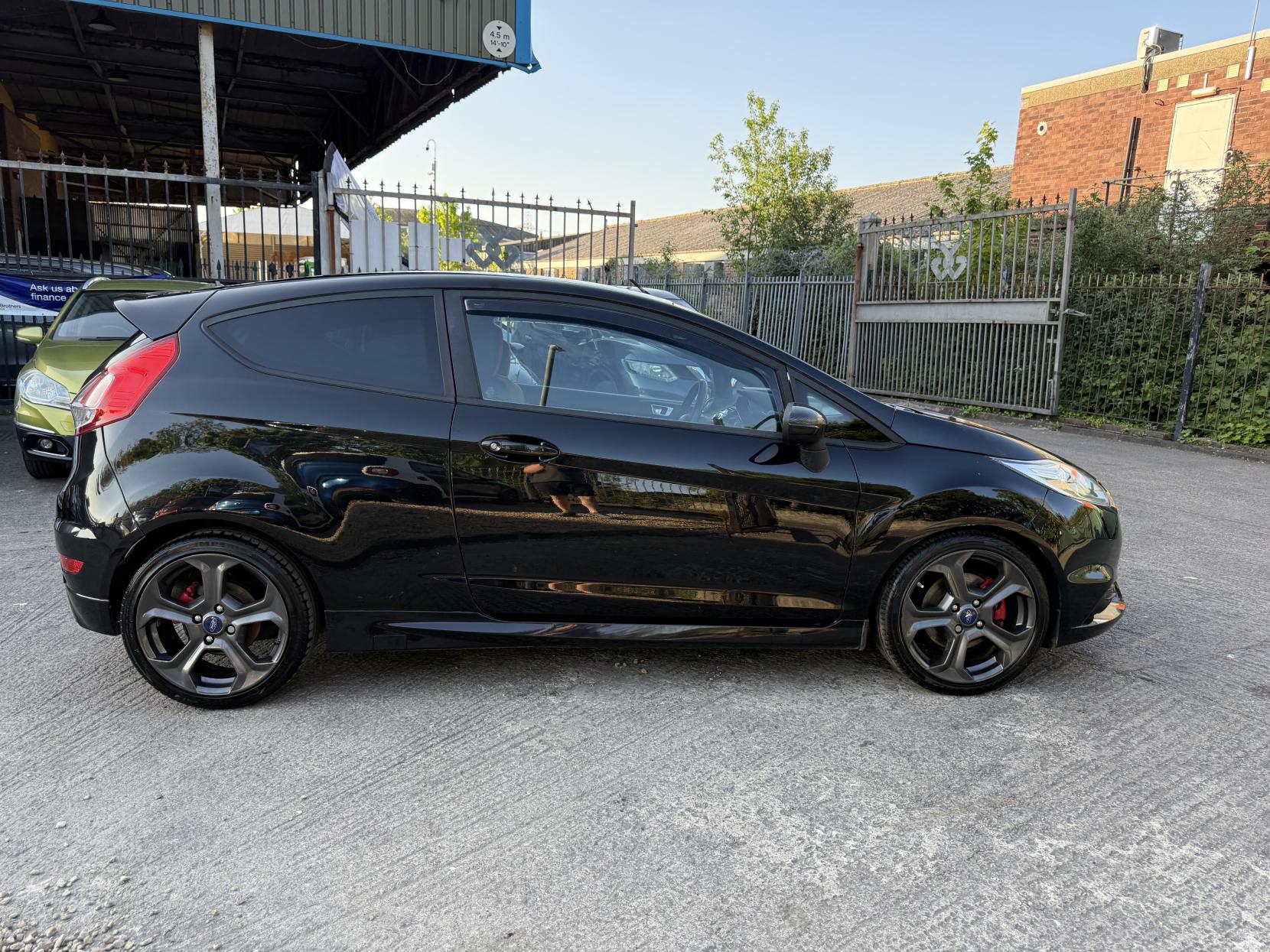Ford Fiesta 1.6T EcoBoost ST-3 Hatchback 3dr Petrol Manual Euro 5 (s/s) (182 ps)
