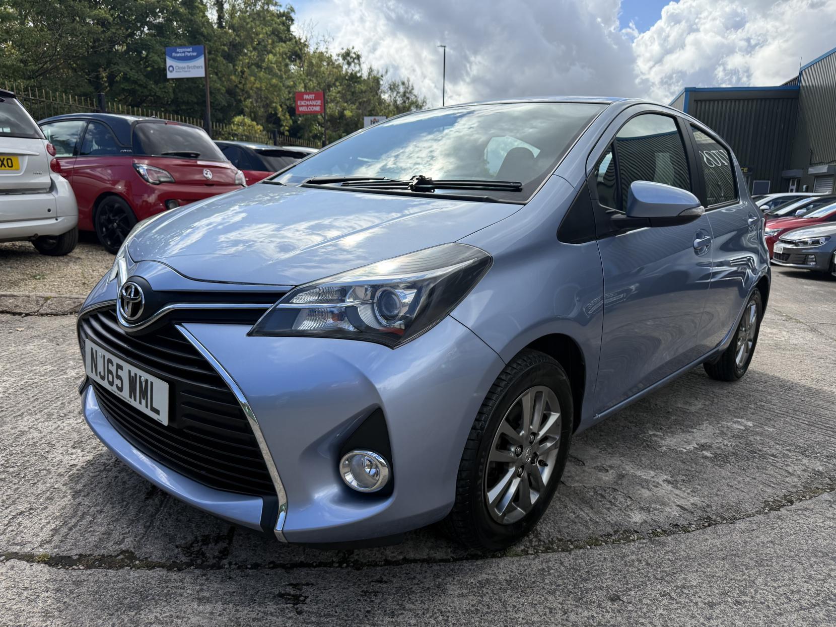 Toyota Yaris 1.33 Dual VVT-i Icon Hatchback 5dr Petrol Manual Euro 5 Euro 5 (99 ps)