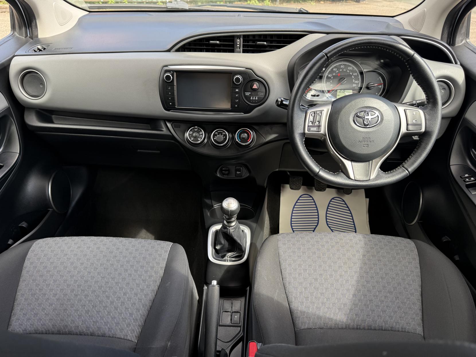 Toyota Yaris 1.33 Dual VVT-i Icon Hatchback 5dr Petrol Manual Euro 5 Euro 5 (99 ps)