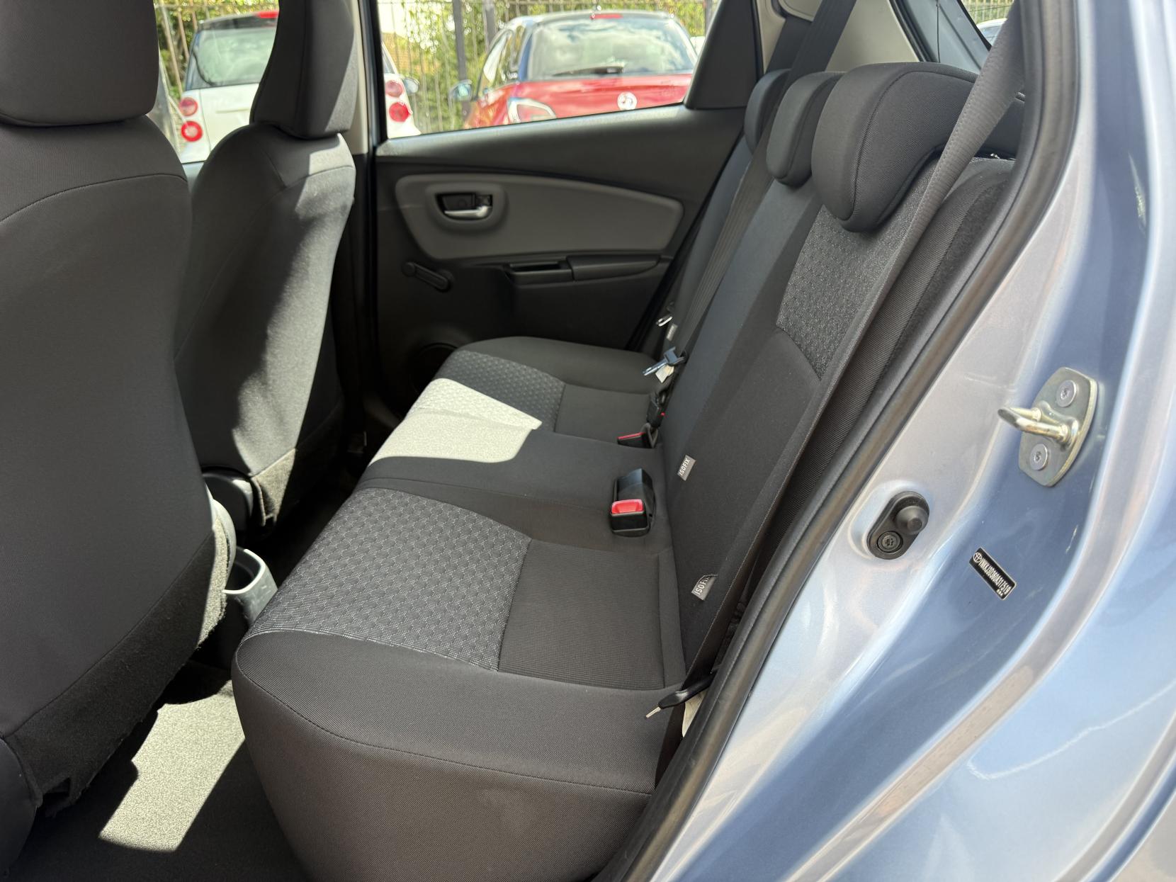Toyota Yaris 1.33 Dual VVT-i Icon Hatchback 5dr Petrol Manual Euro 5 Euro 5 (99 ps)