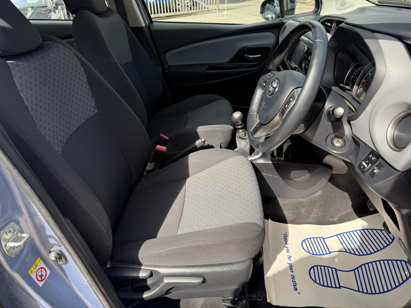 Toyota Yaris 1.33 Dual VVT-i Icon Hatchback 5dr Petrol Manual Euro 5 Euro 5 (99 ps)