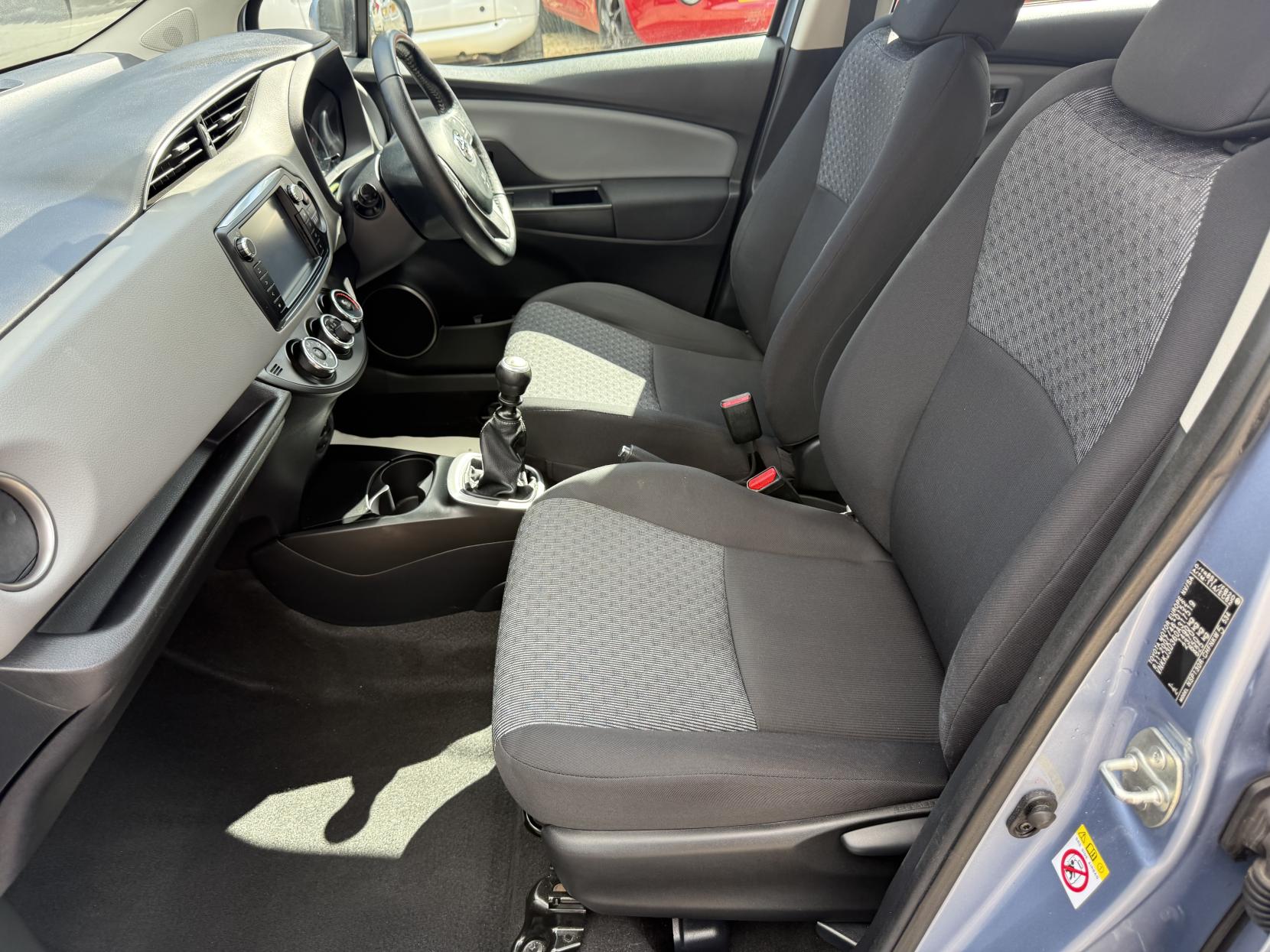 Toyota Yaris 1.33 Dual VVT-i Icon Hatchback 5dr Petrol Manual Euro 5 Euro 5 (99 ps)