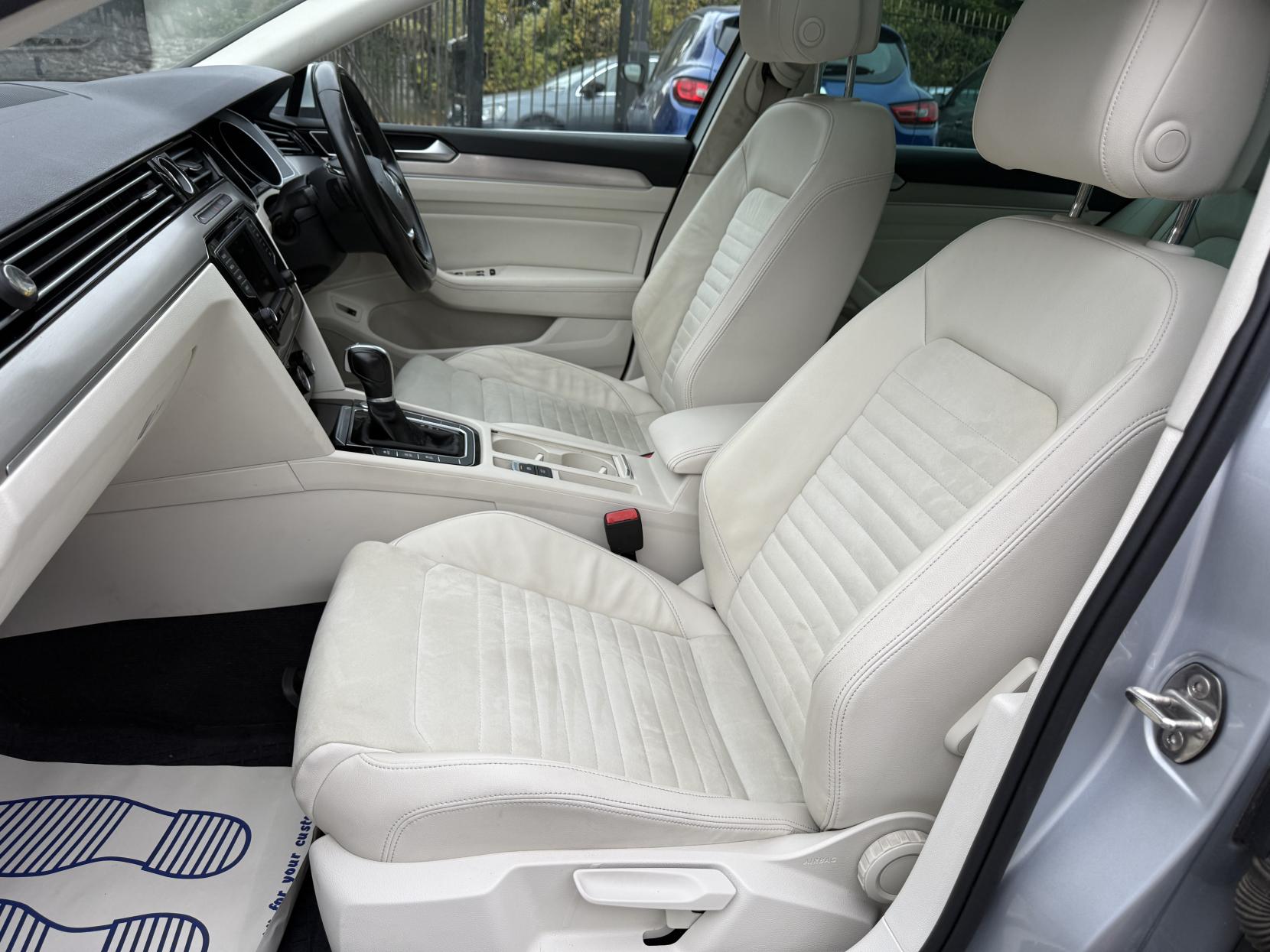 Volkswagen Passat 2.0 TDI BlueMotion Tech GT Saloon 4dr Diesel DSG Euro 6 (s/s) (190 ps)