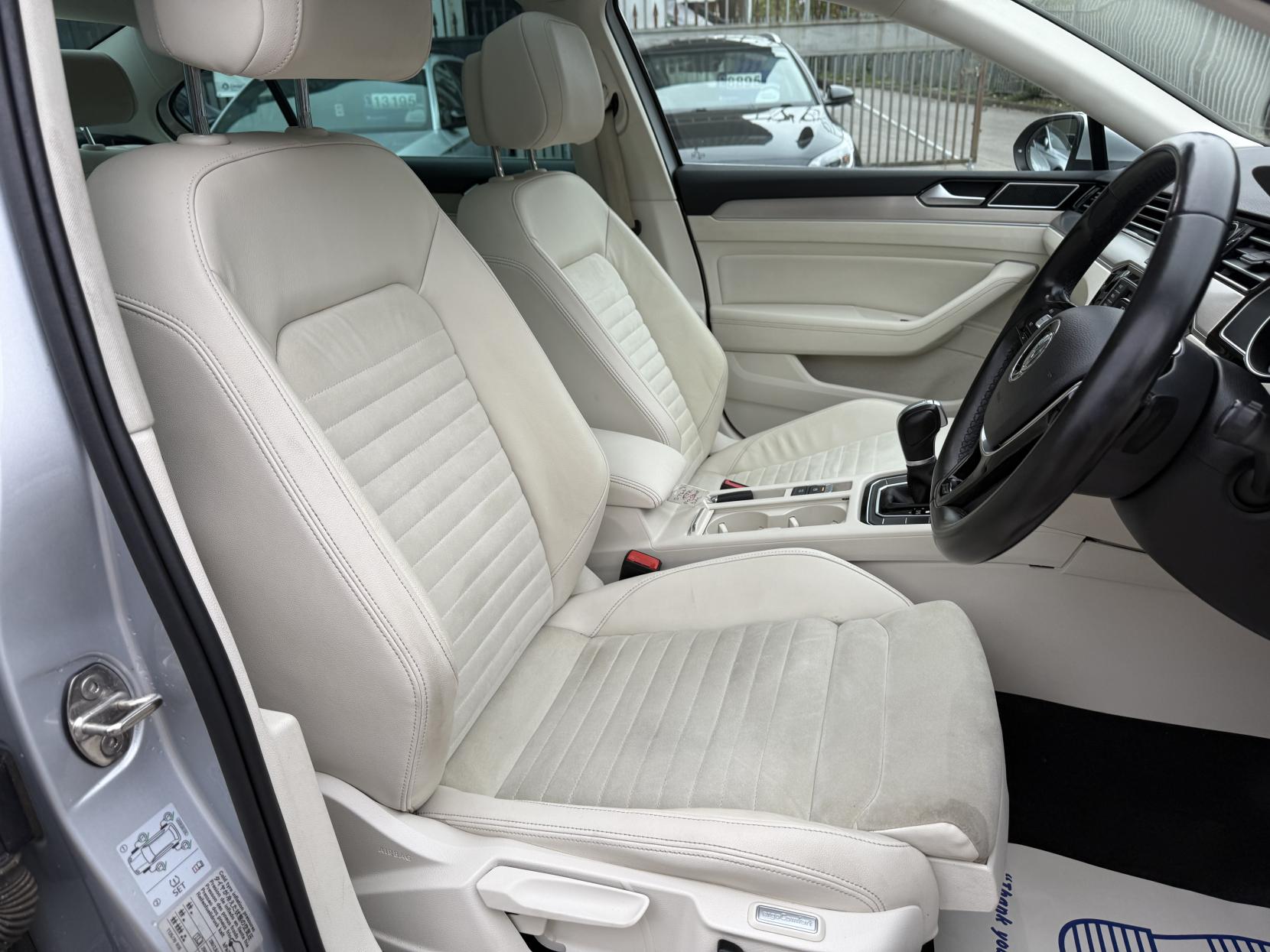 Volkswagen Passat 2.0 TDI BlueMotion Tech GT Saloon 4dr Diesel DSG Euro 6 (s/s) (190 ps)