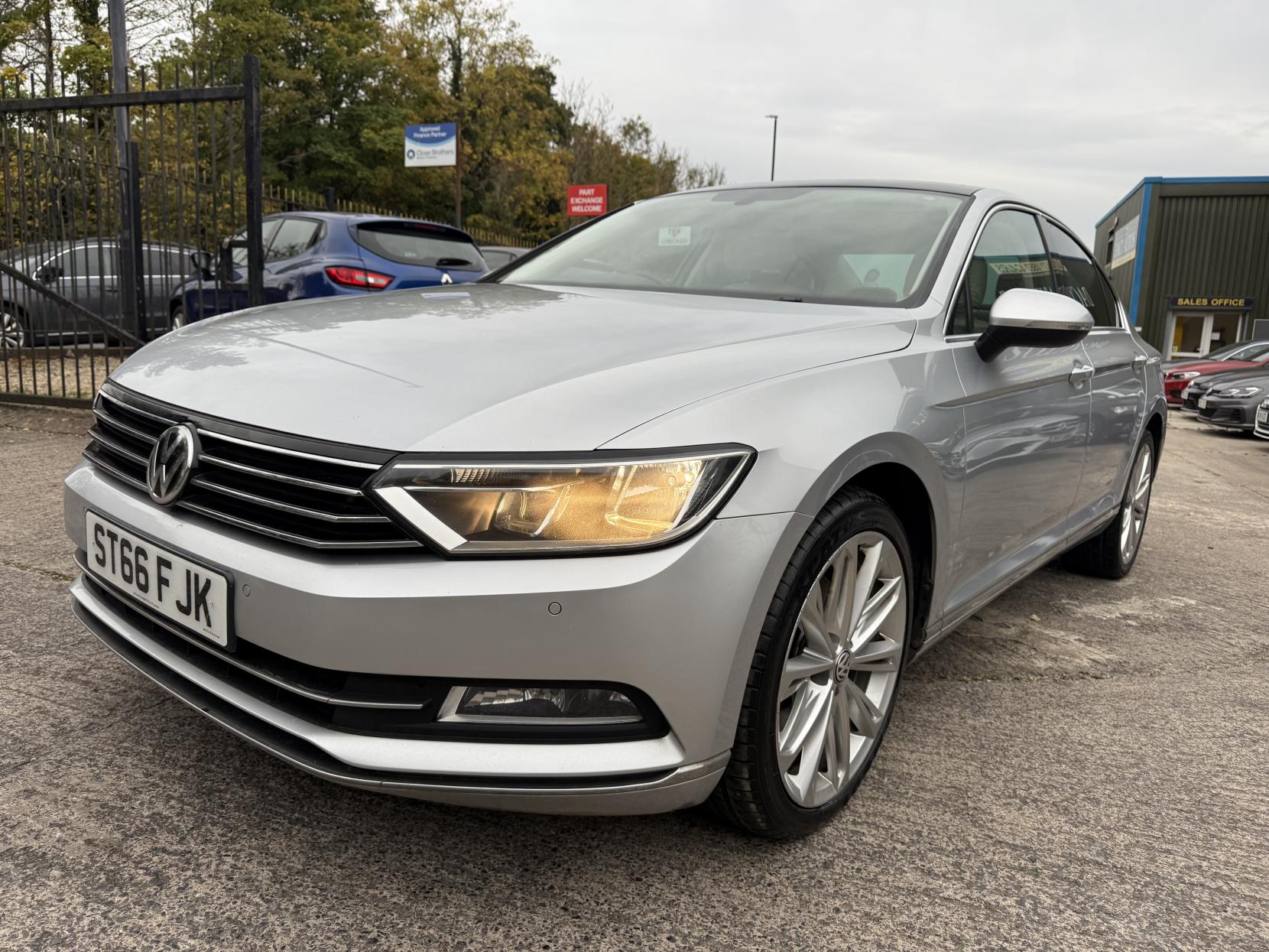 Volkswagen Passat 2.0 TDI BlueMotion Tech GT Saloon 4dr Diesel DSG Euro 6 (s/s) (190 ps)
