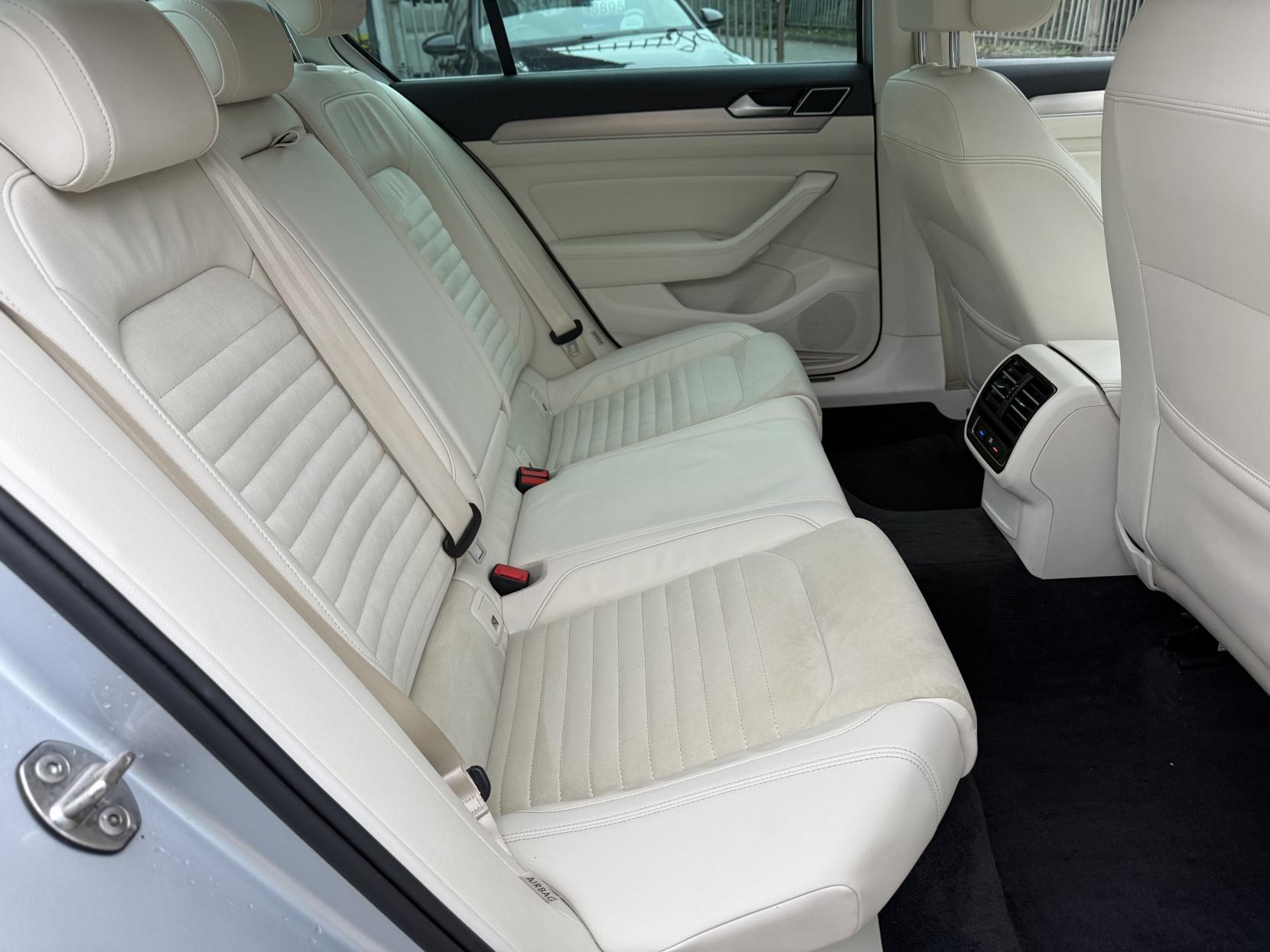 Volkswagen Passat 2.0 TDI BlueMotion Tech GT Saloon 4dr Diesel DSG Euro 6 (s/s) (190 ps)