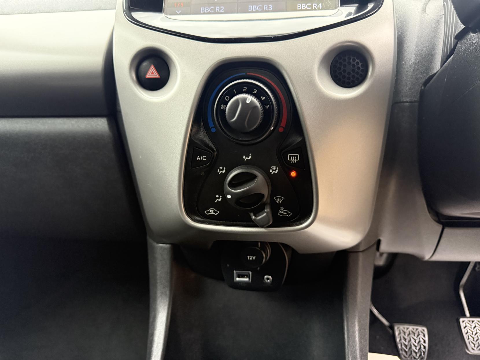 Peugeot 108 1.0 Active Hatchback 5dr Petrol Manual Euro 6 (68 ps)