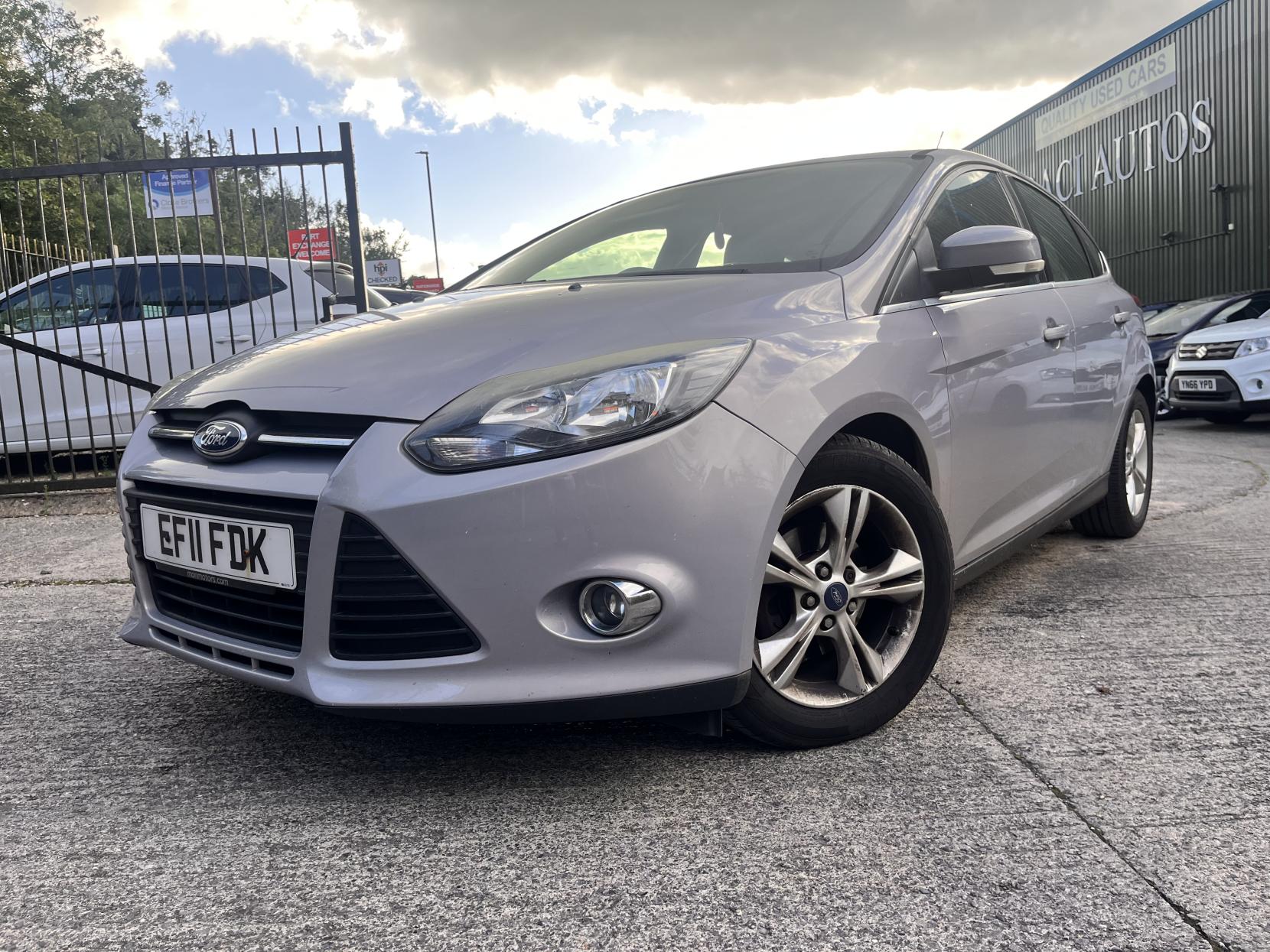 Ford Focus 1.6 TDCi Zetec Hatchback 5dr Diesel Manual Euro 5 (s/s) (115 ps)