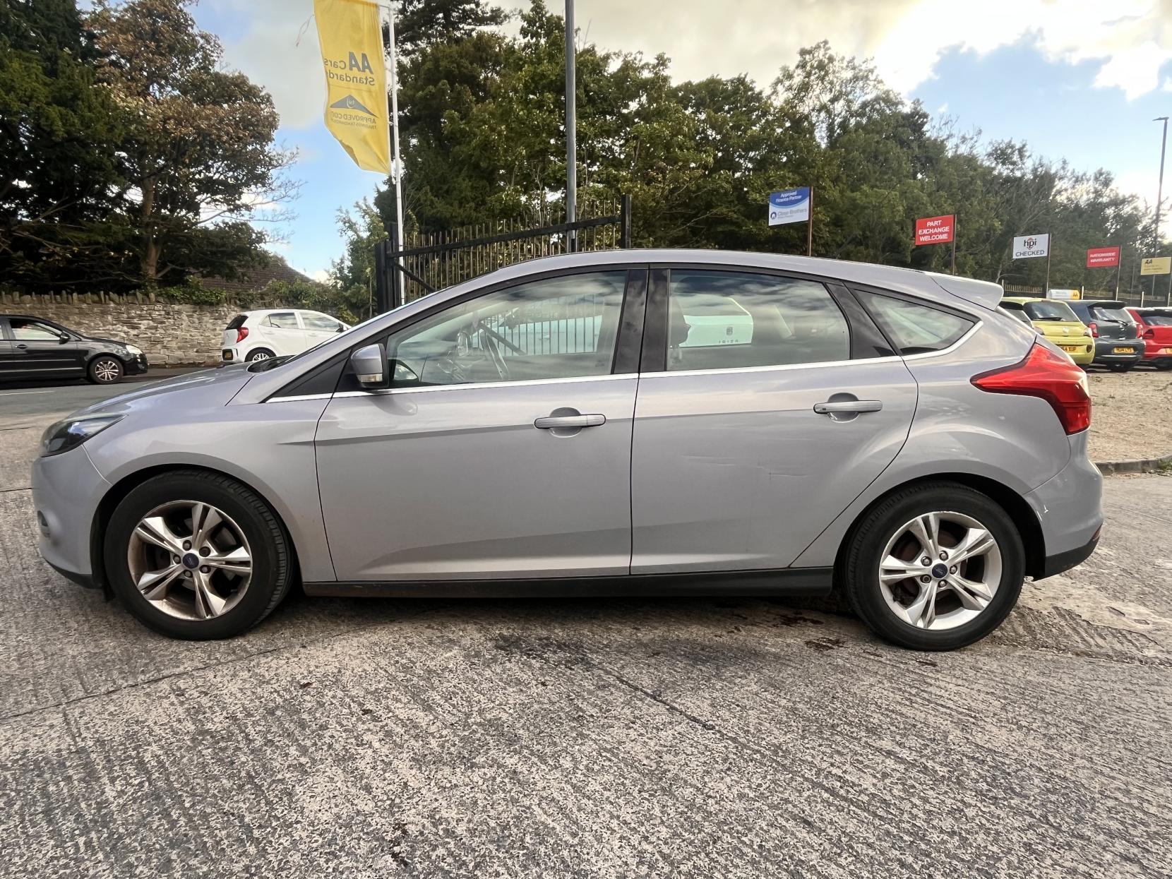 Ford Focus 1.6 TDCi Zetec Hatchback 5dr Diesel Manual Euro 5 (s/s) (115 ps)