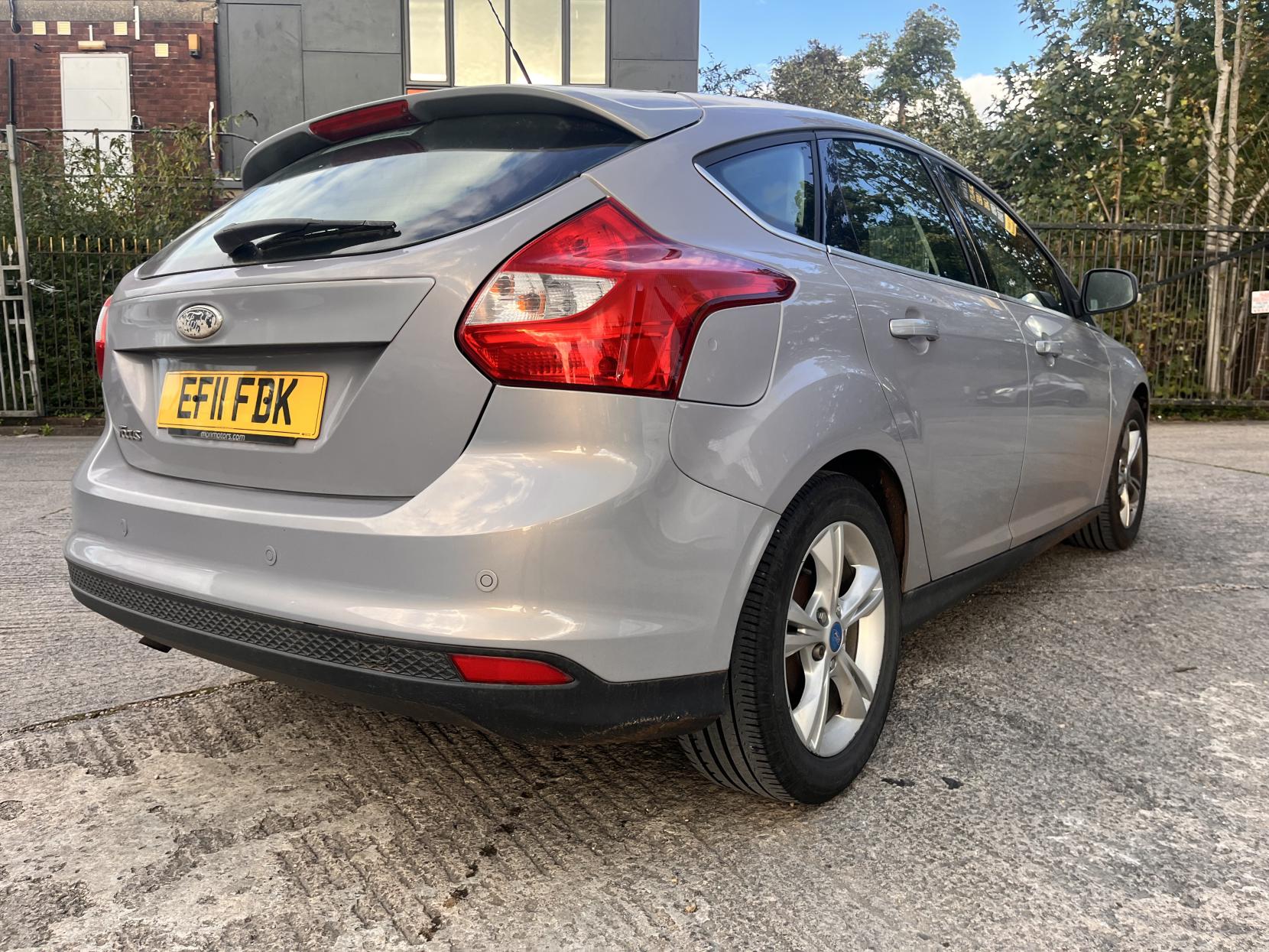 Ford Focus 1.6 TDCi Zetec Hatchback 5dr Diesel Manual Euro 5 (s/s) (115 ps)