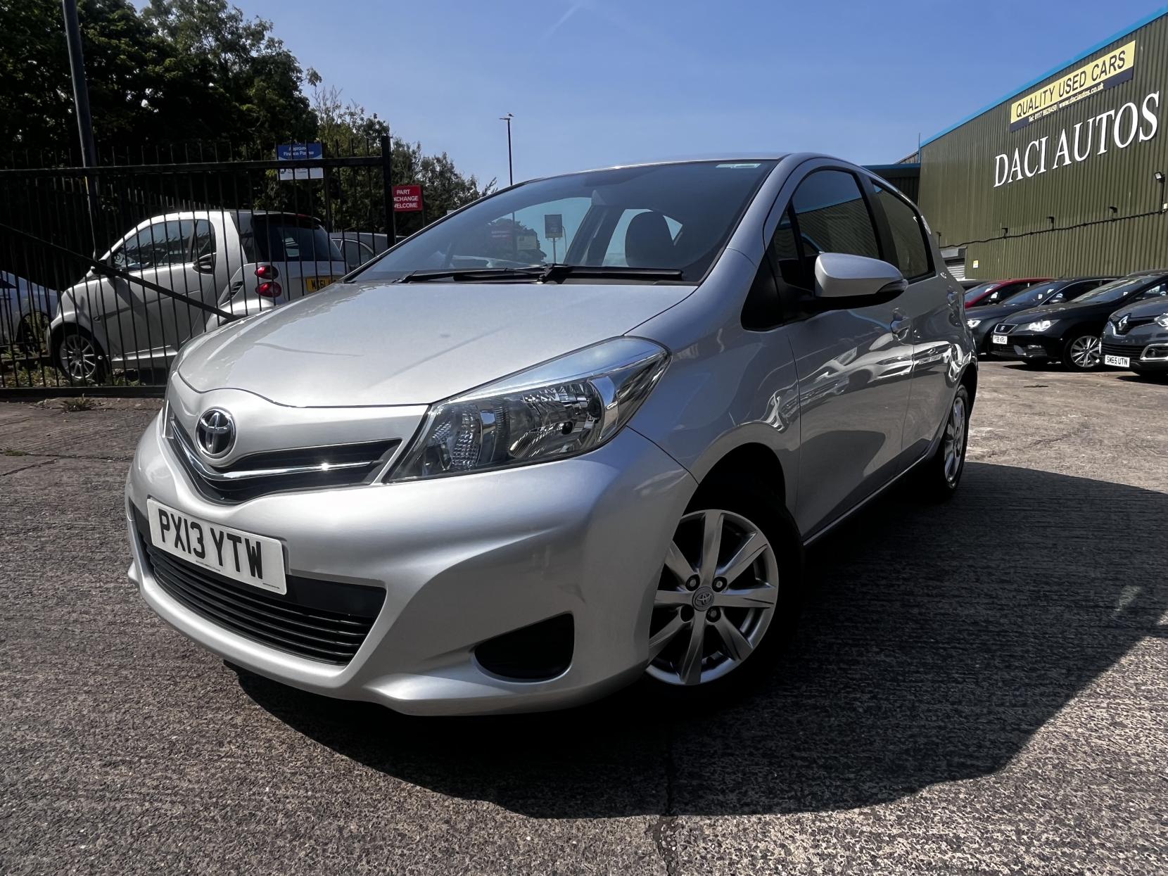 Toyota Yaris 1.33 Dual VVT-i TR Hatchback 5dr Petrol Manual Euro 5 (101 ps)