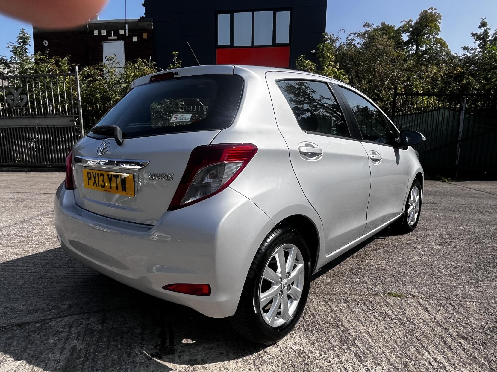Toyota Yaris 1.33 Dual VVT-i TR Hatchback 5dr Petrol Manual Euro 5 (101 ps)