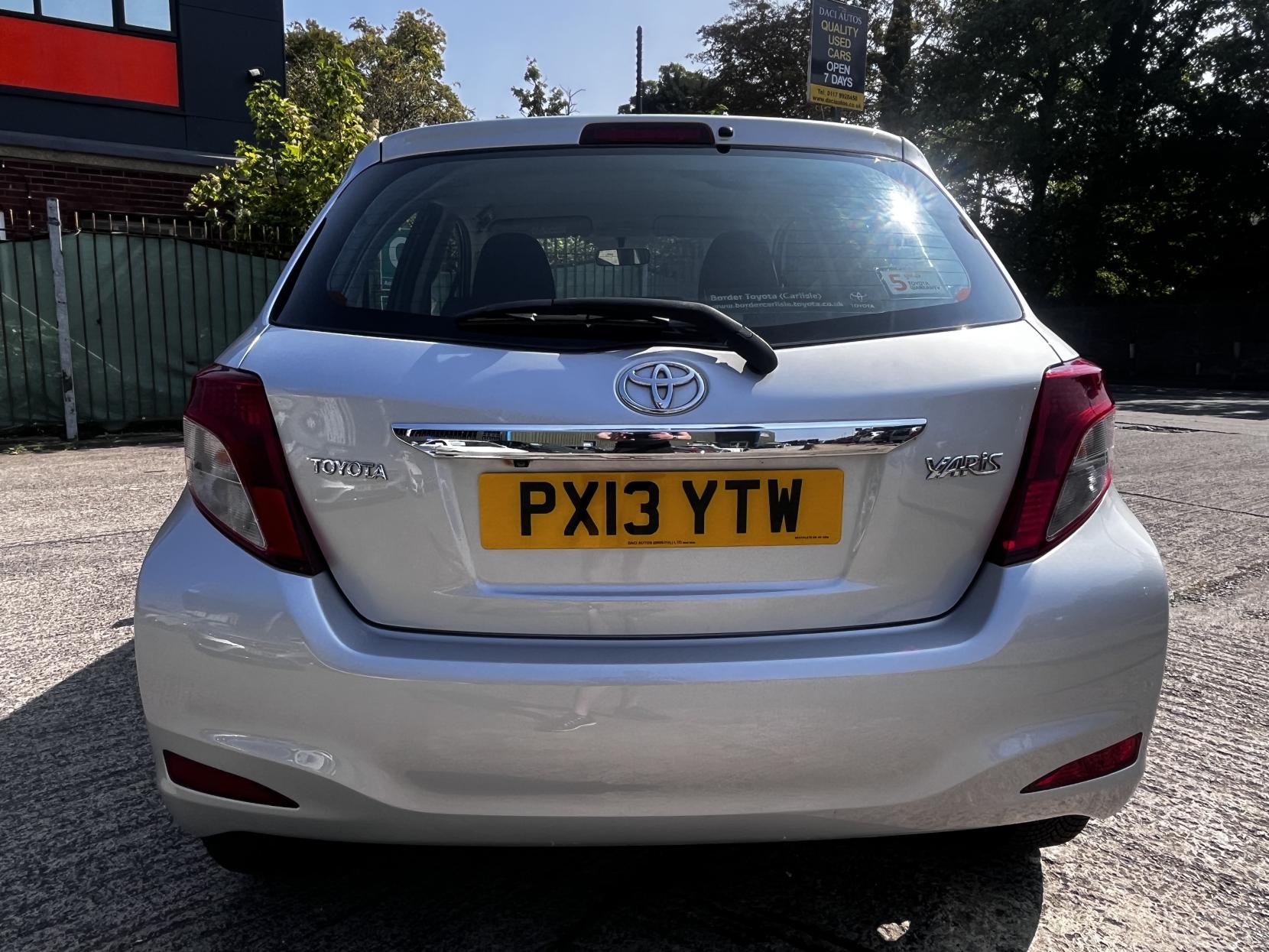 Toyota Yaris 1.33 Dual VVT-i TR Hatchback 5dr Petrol Manual Euro 5 (101 ps)