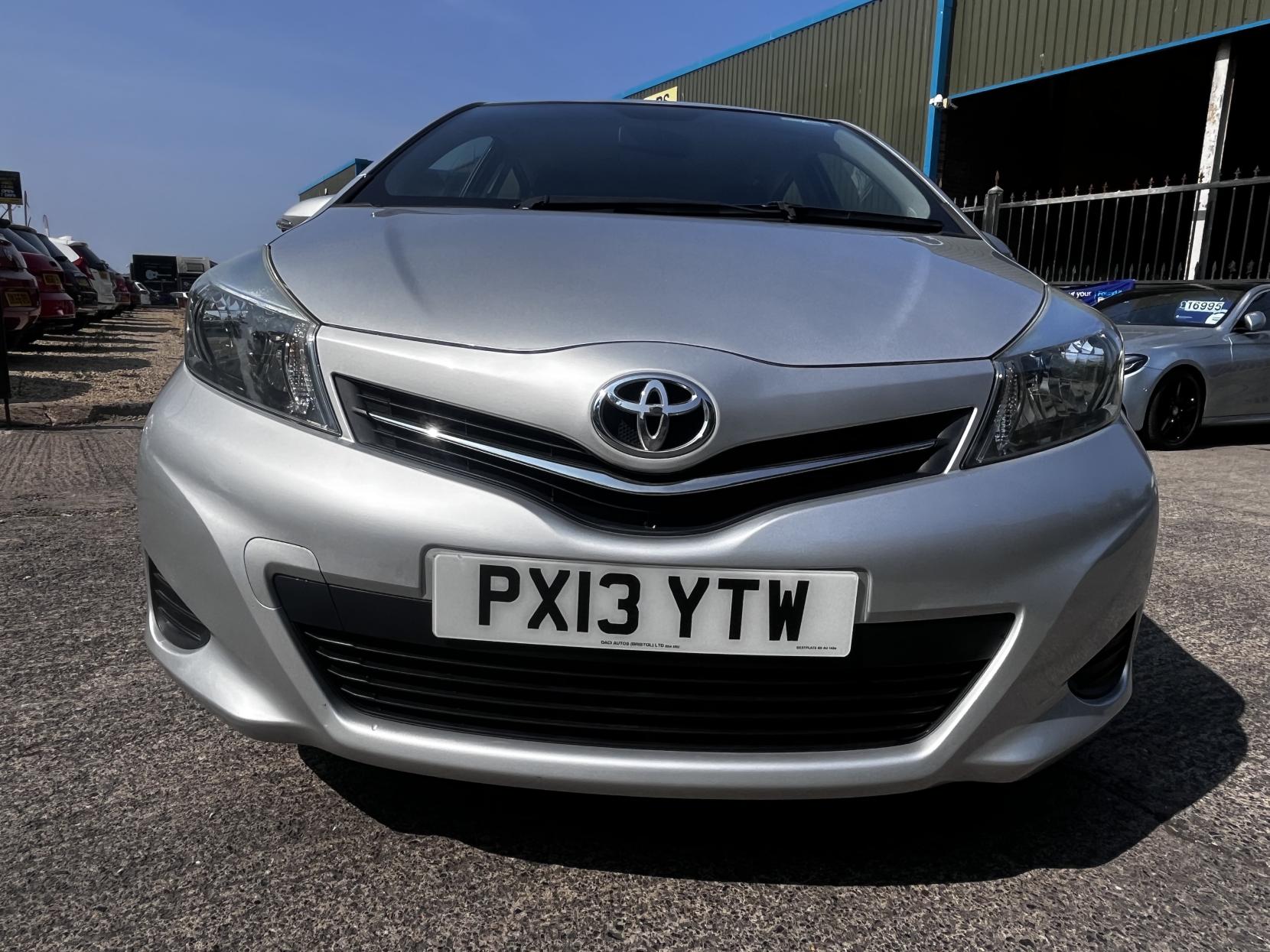 Toyota Yaris 1.33 Dual VVT-i TR Hatchback 5dr Petrol Manual Euro 5 (101 ps)